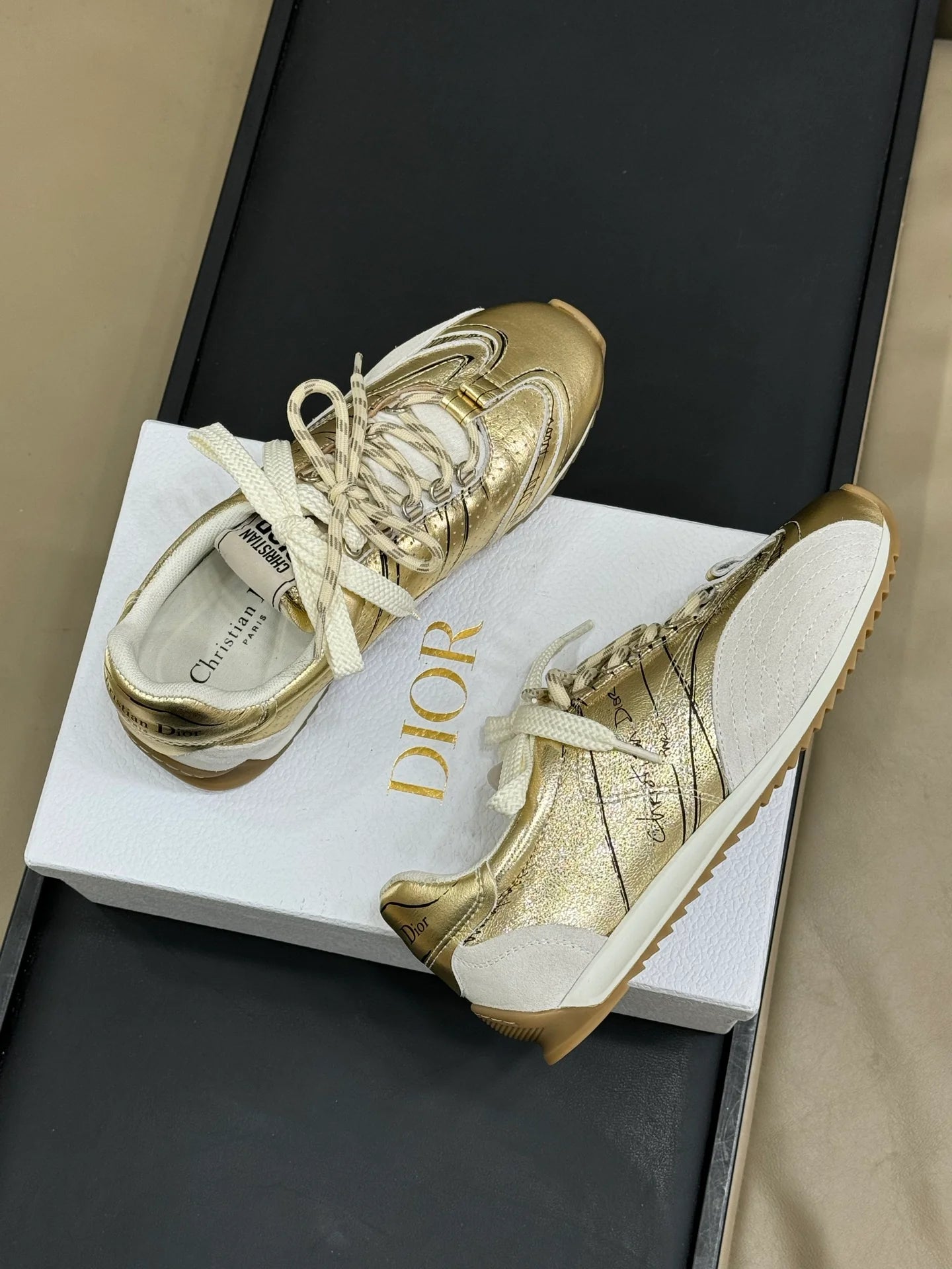 DIOR SNEAKER
