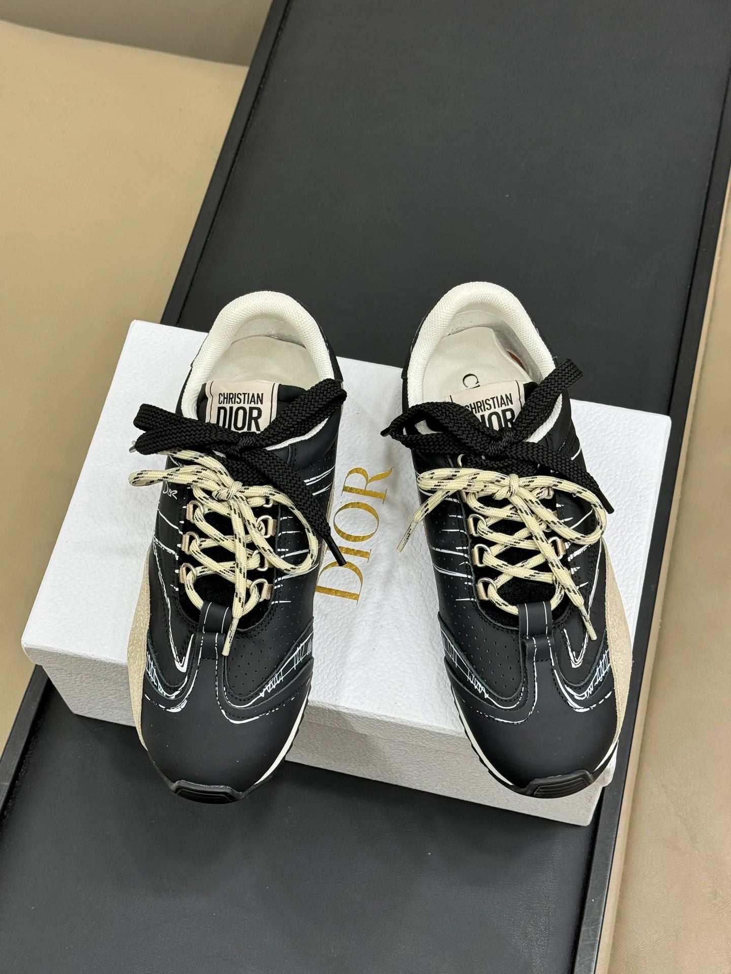 DIOR SNEAKER