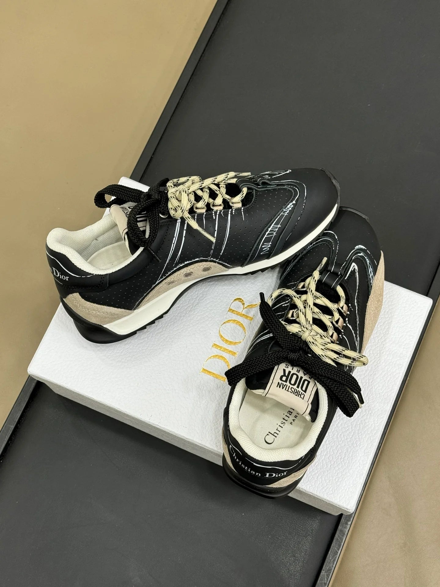 DIOR SNEAKER