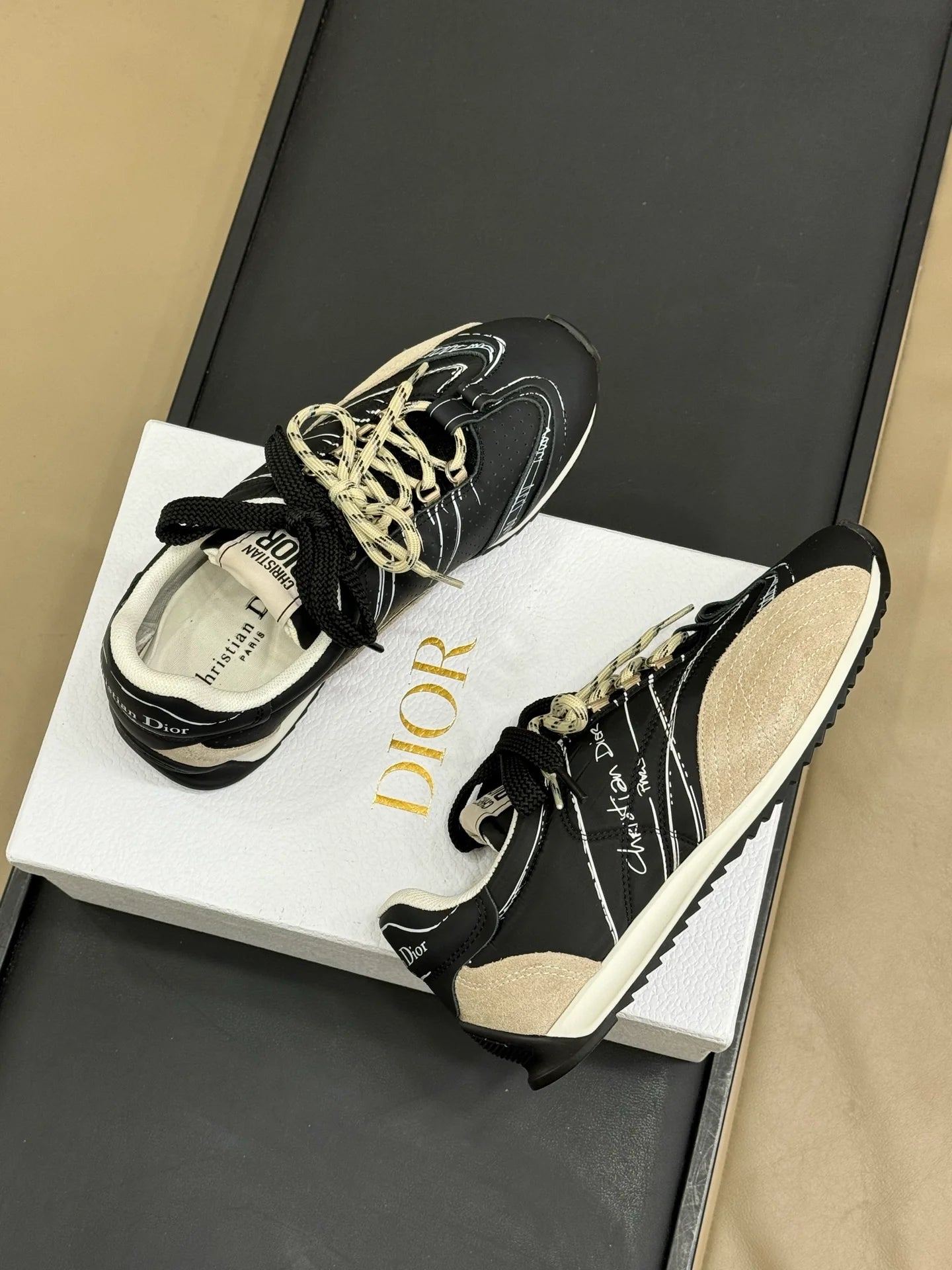 DIOR SNEAKER