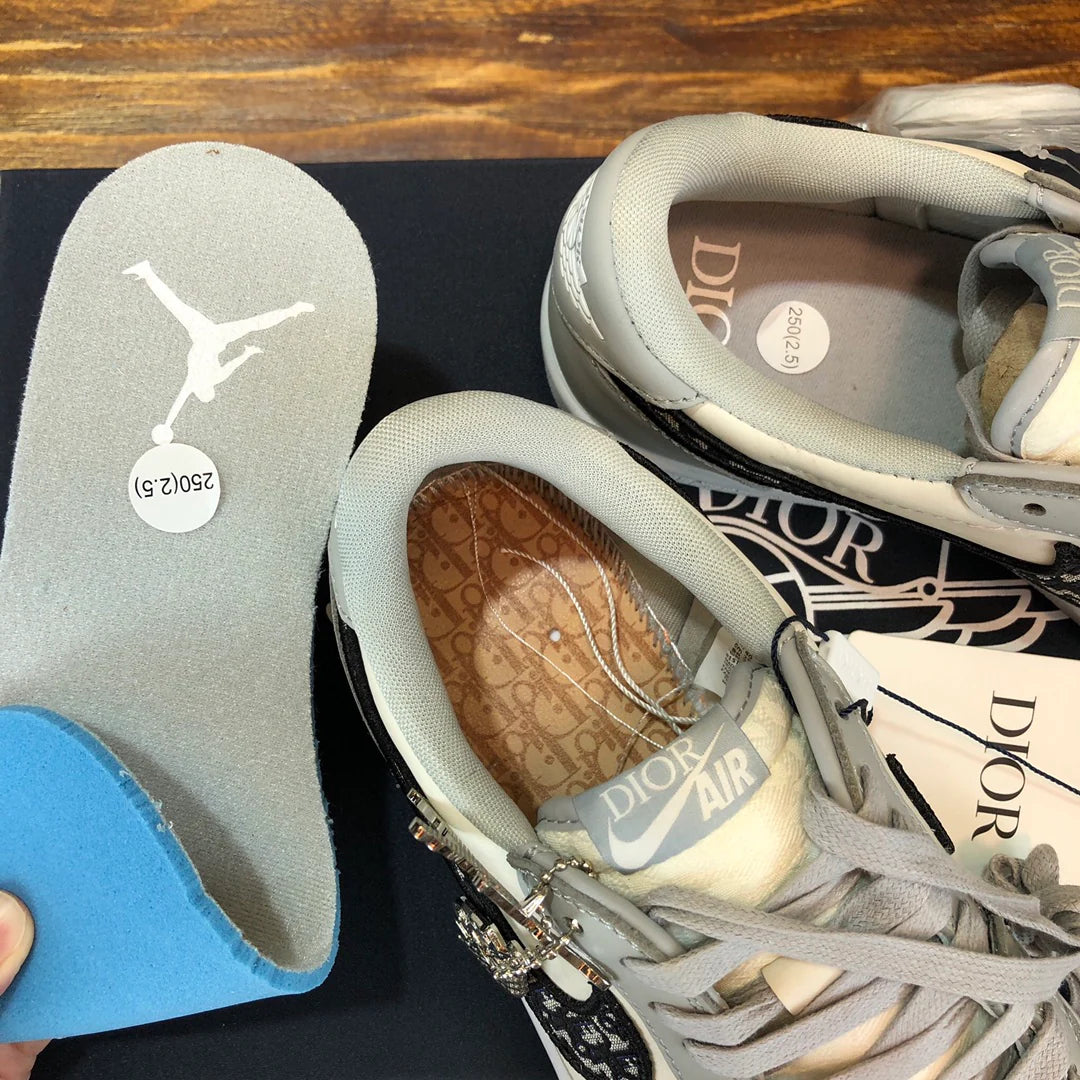 DIOR SNEAKER
