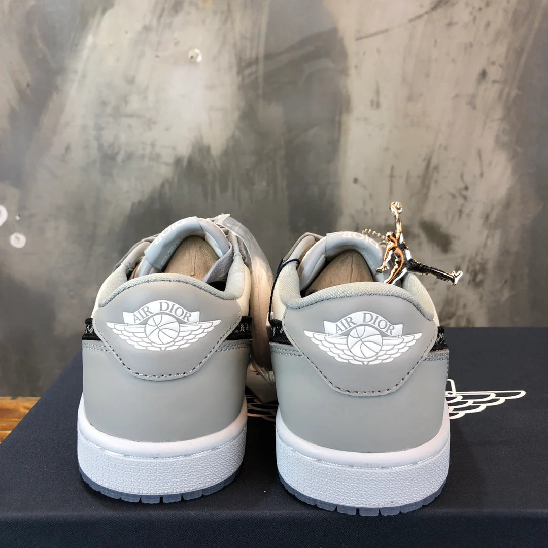 DIOR SNEAKER