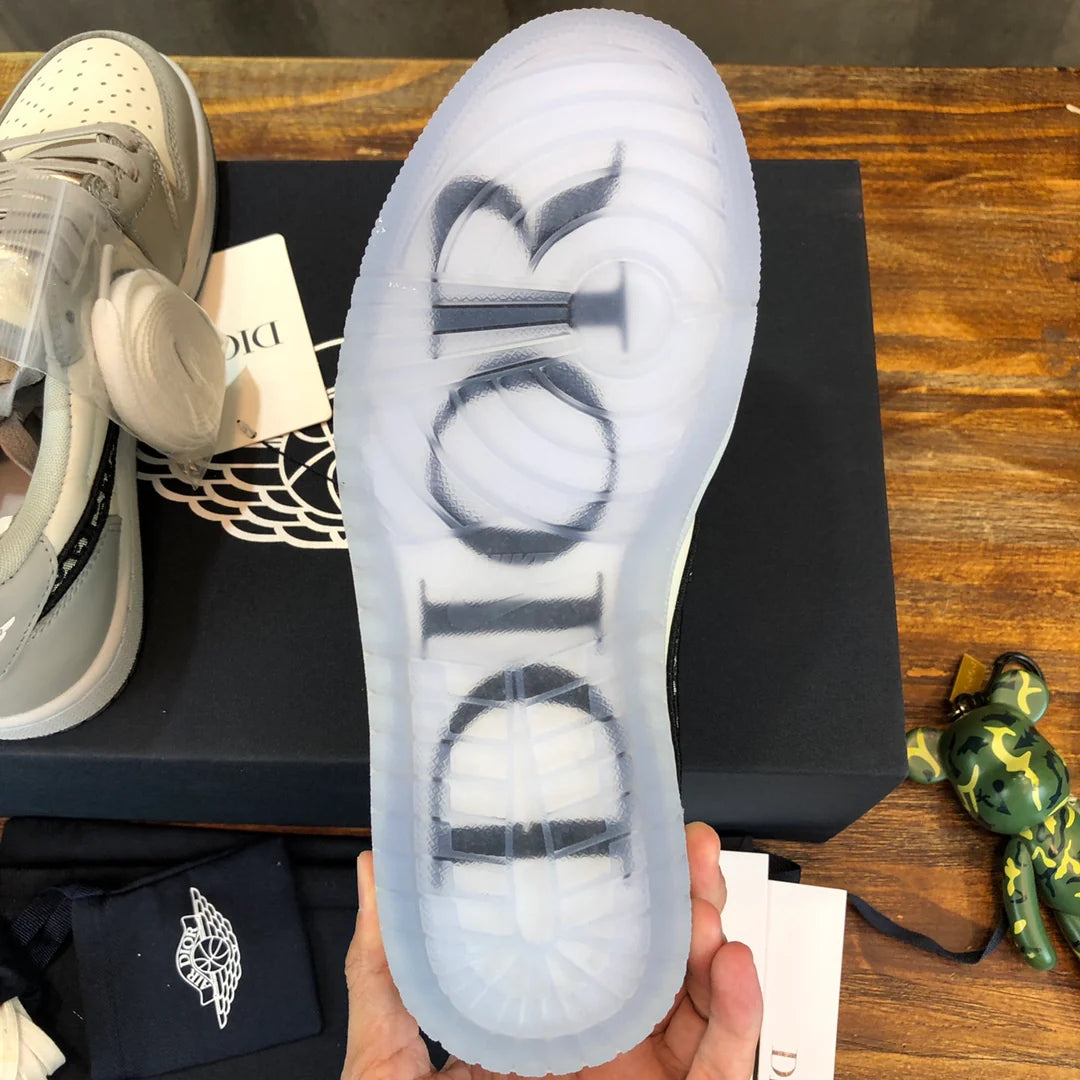 DIOR SNEAKER