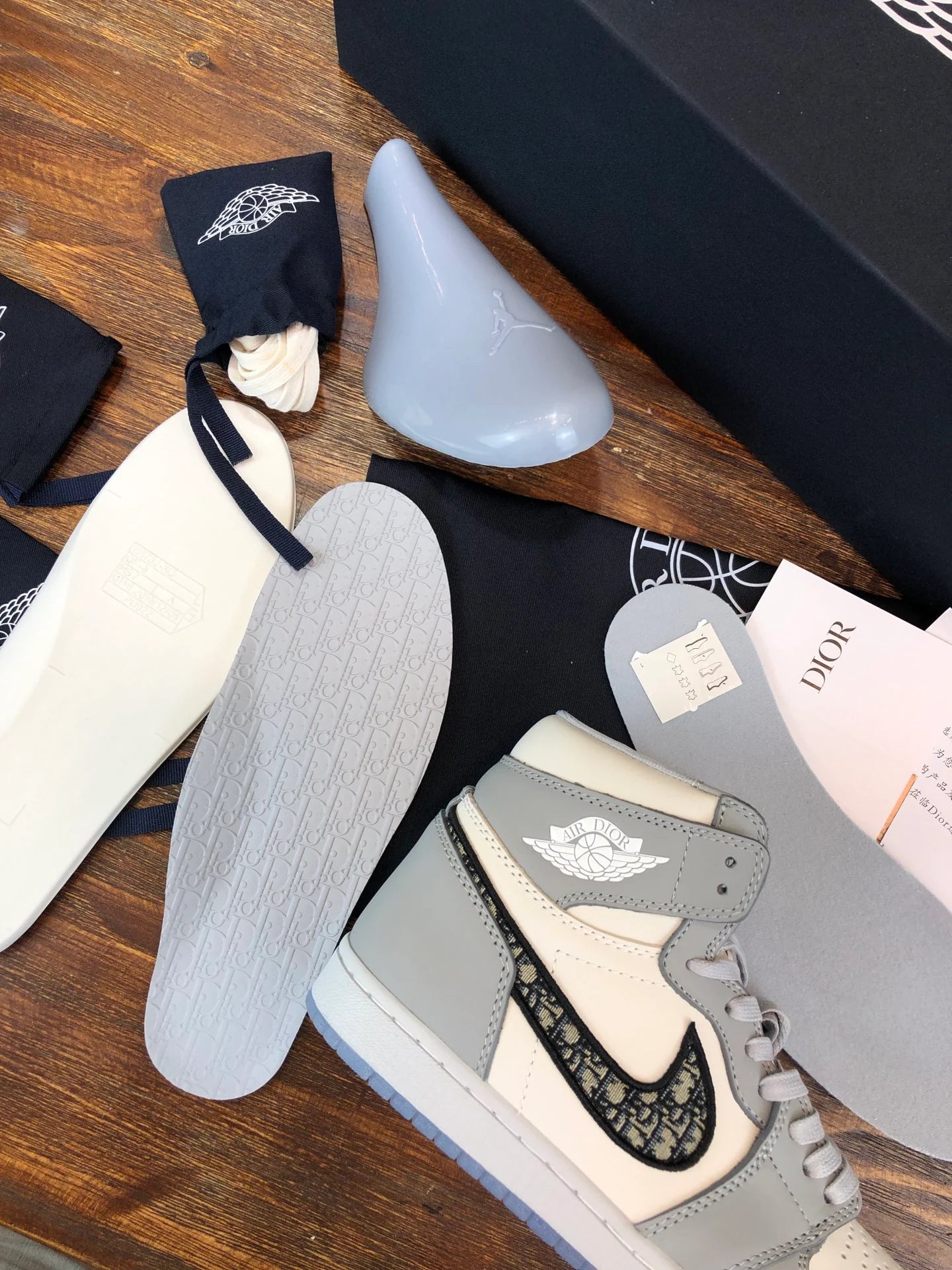 DIOR SNEAKER