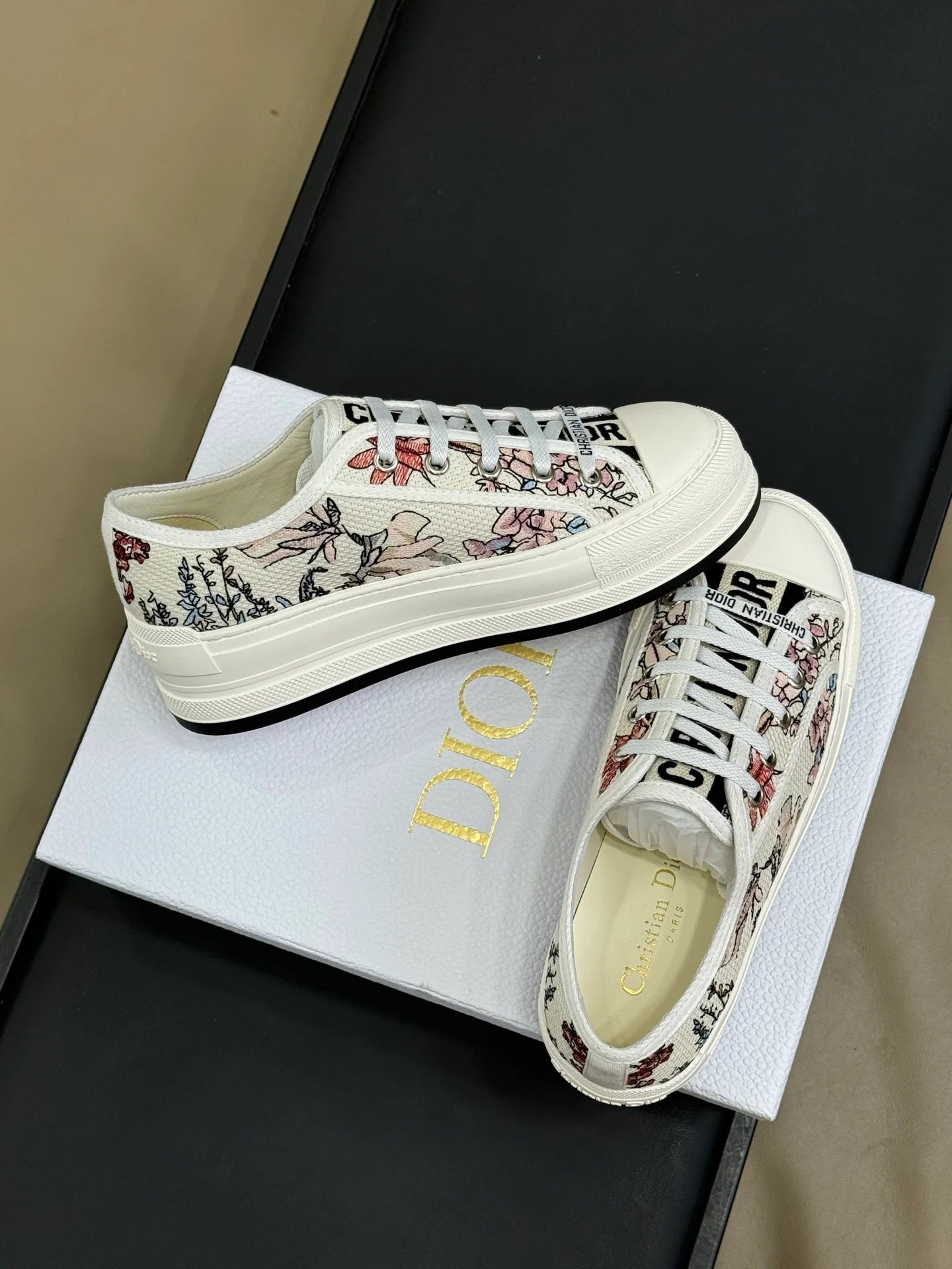DIOR SNEAKER