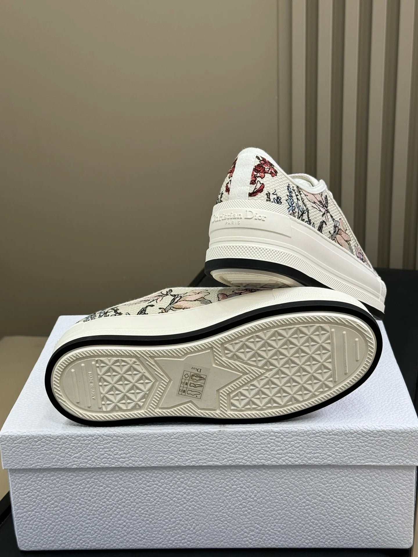 DIOR SNEAKER