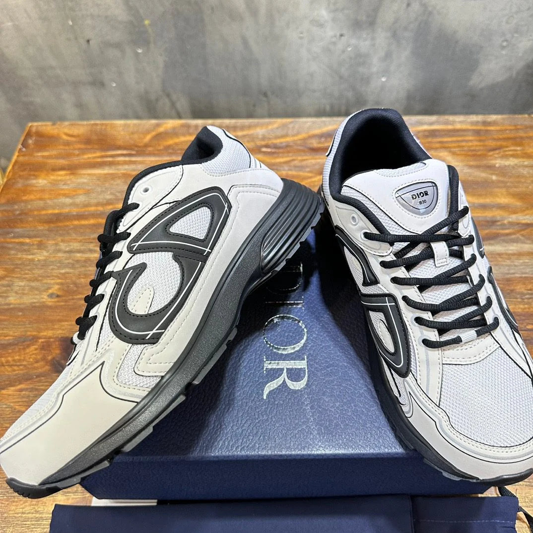DIOR SNEAKER