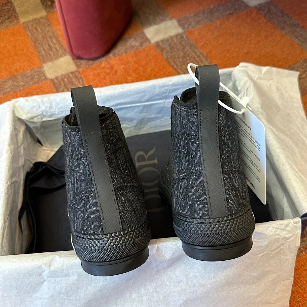 DIOR SNEAKER