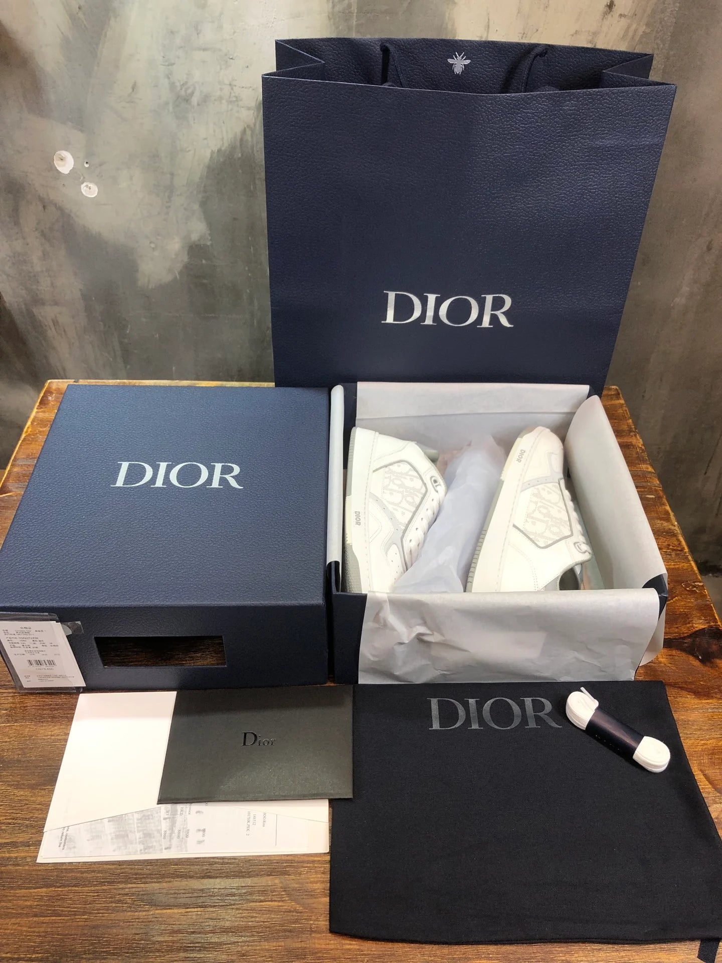 DIOR SNEAKER