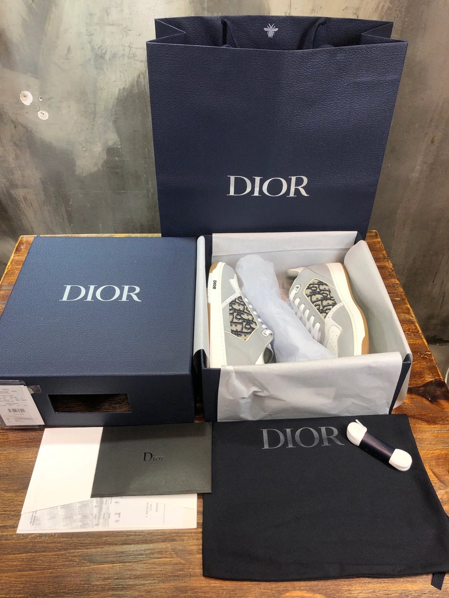 DIOR SNEAKER