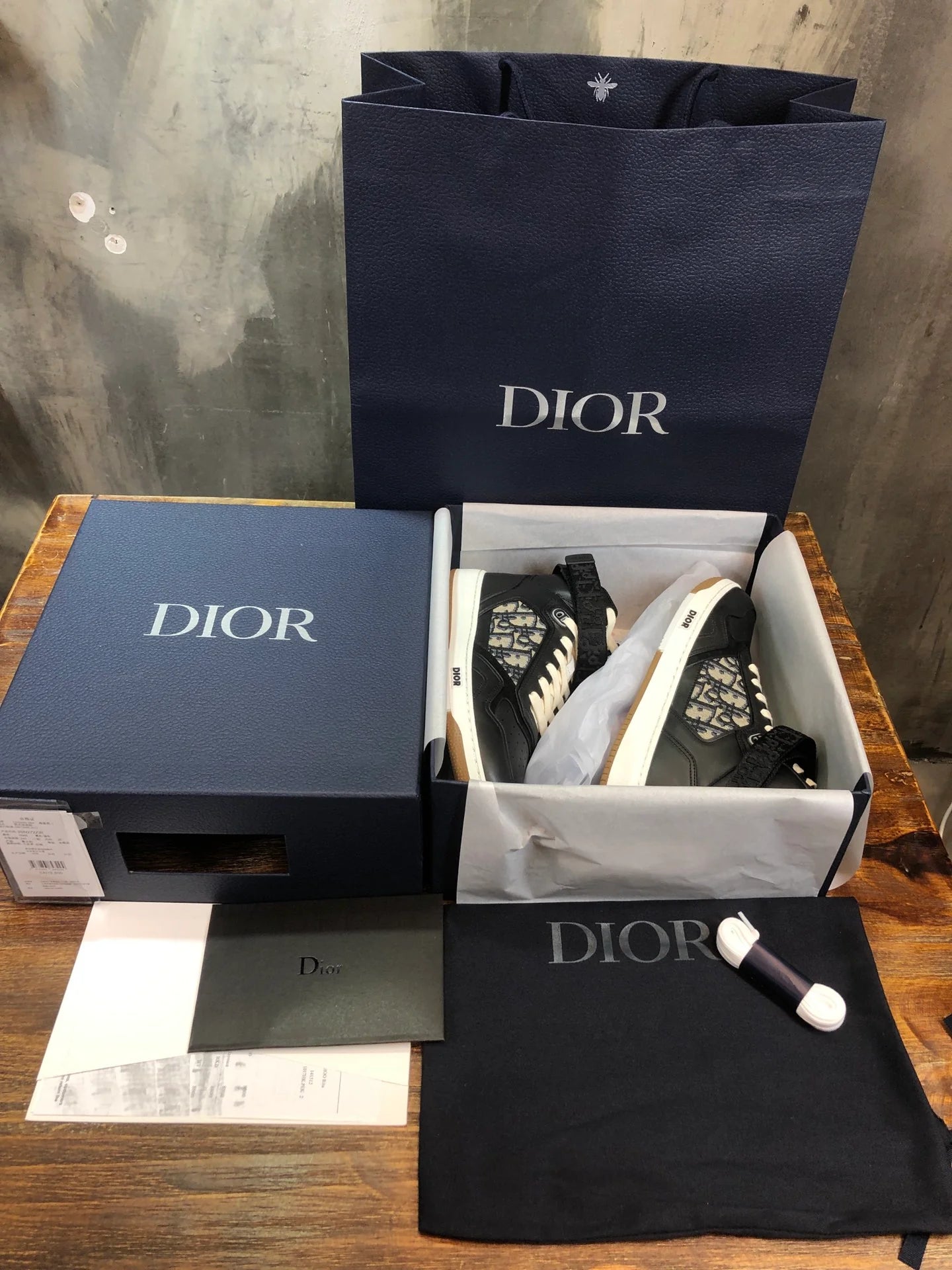 DIOR SNEAKER