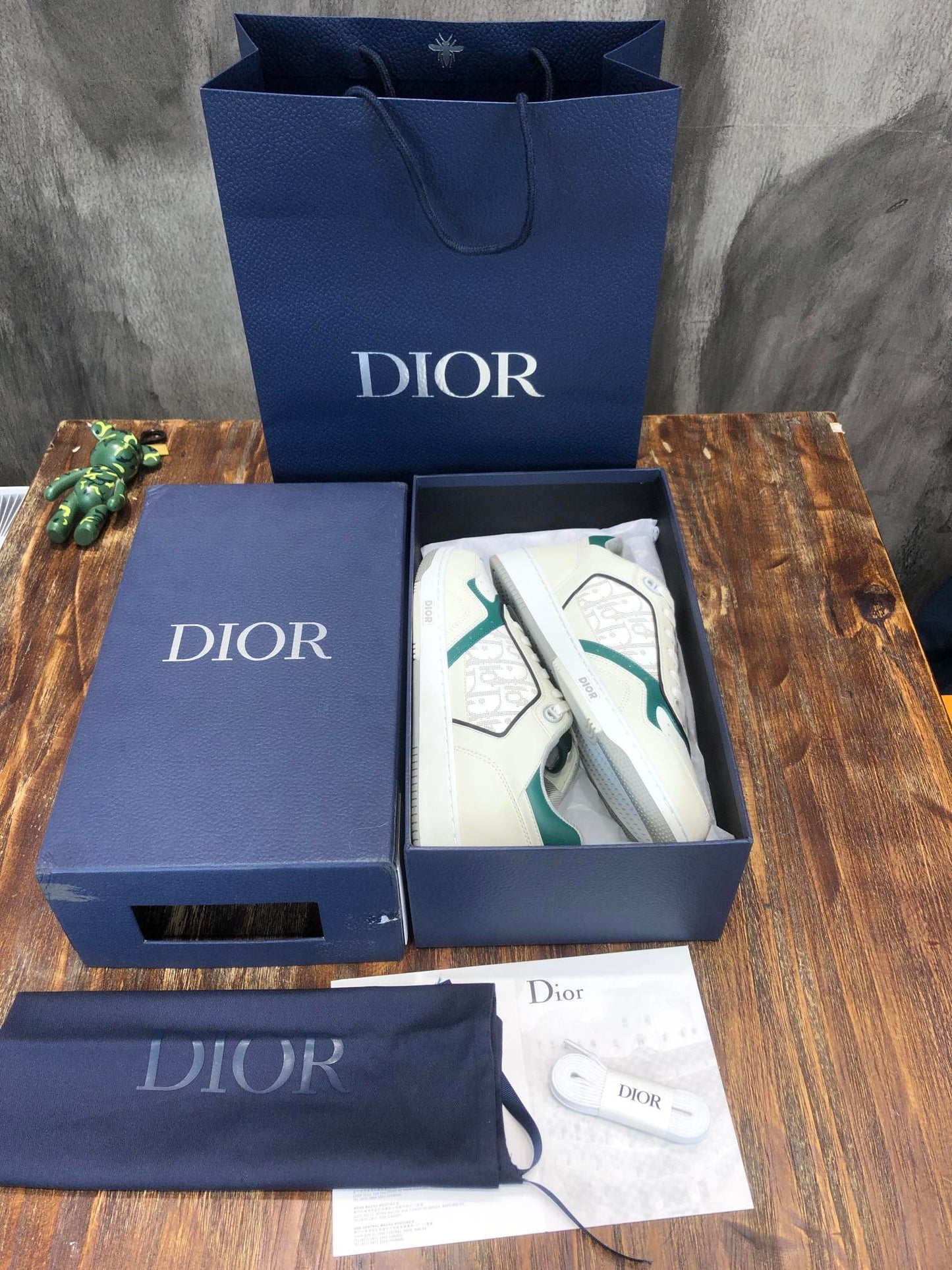 DIOR SNEAKER