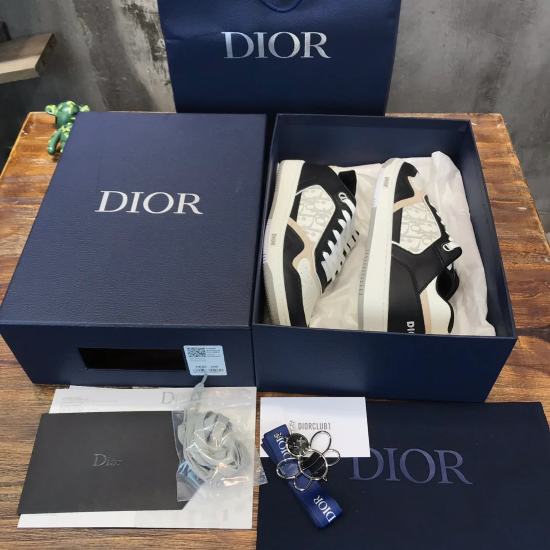 DIOR SNEAKER