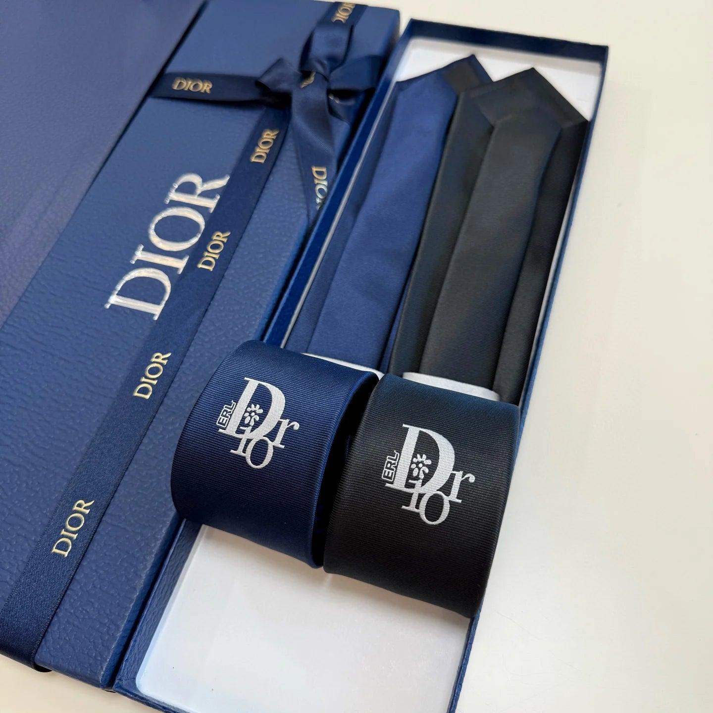 DIOR TIE
