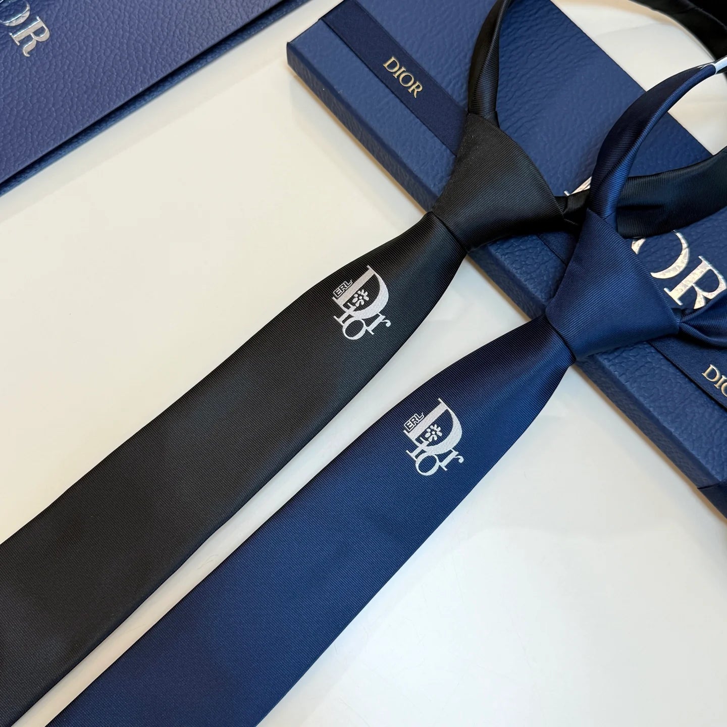DIOR TIE