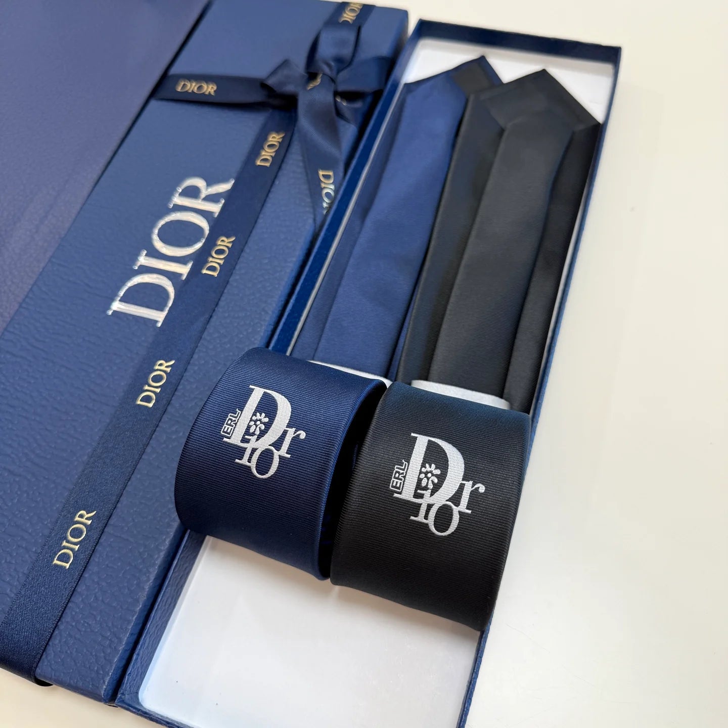 DIOR TIE