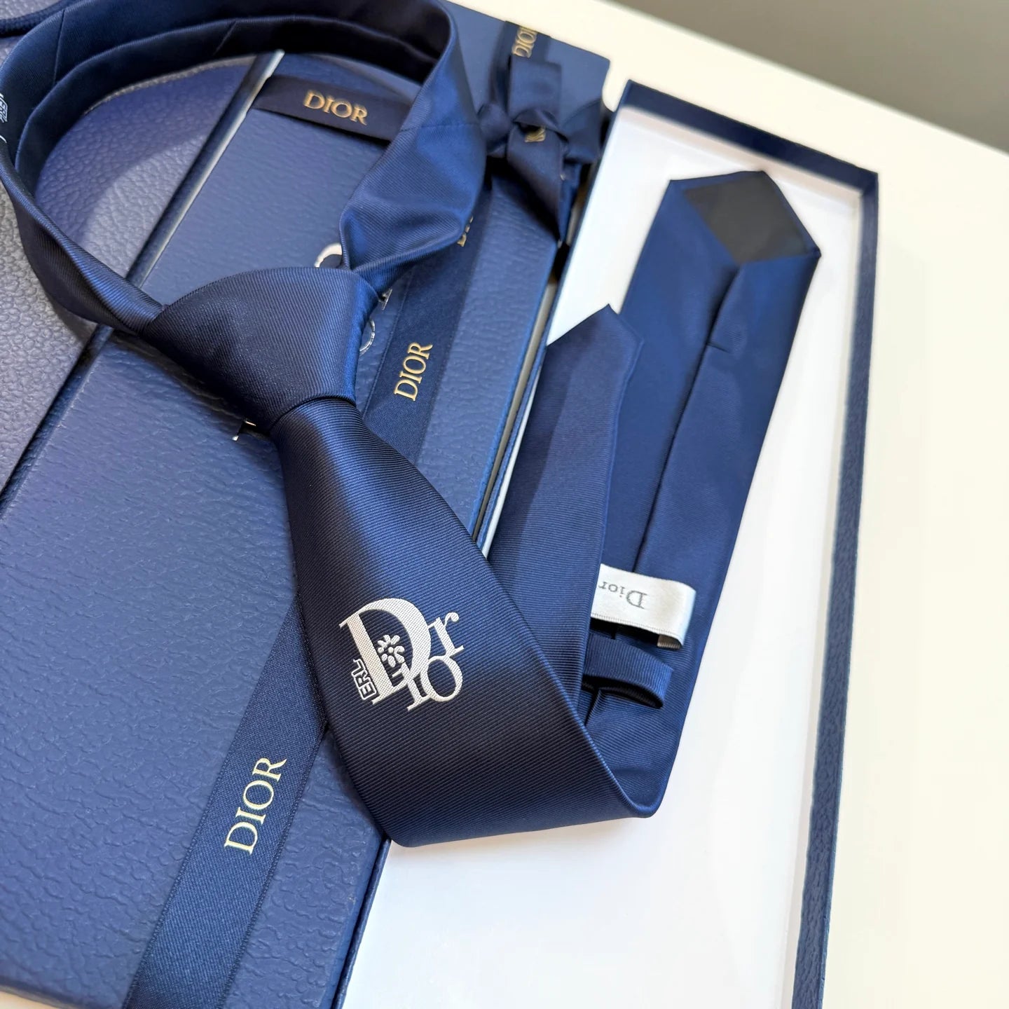 DIOR TIE