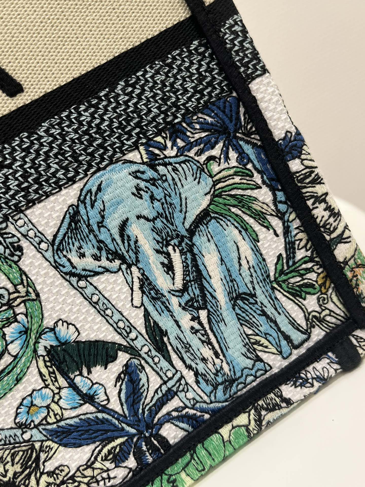 DIOR TOTE BAG