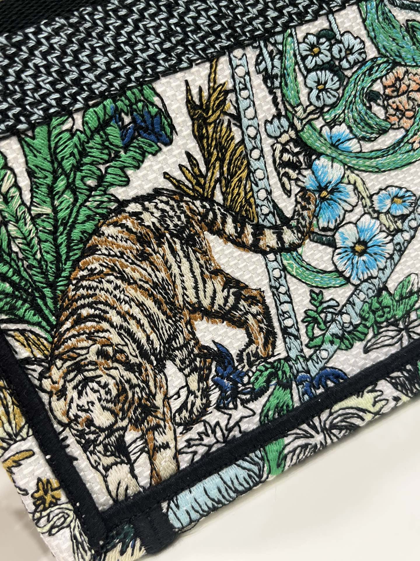 DIOR TOTE BAG