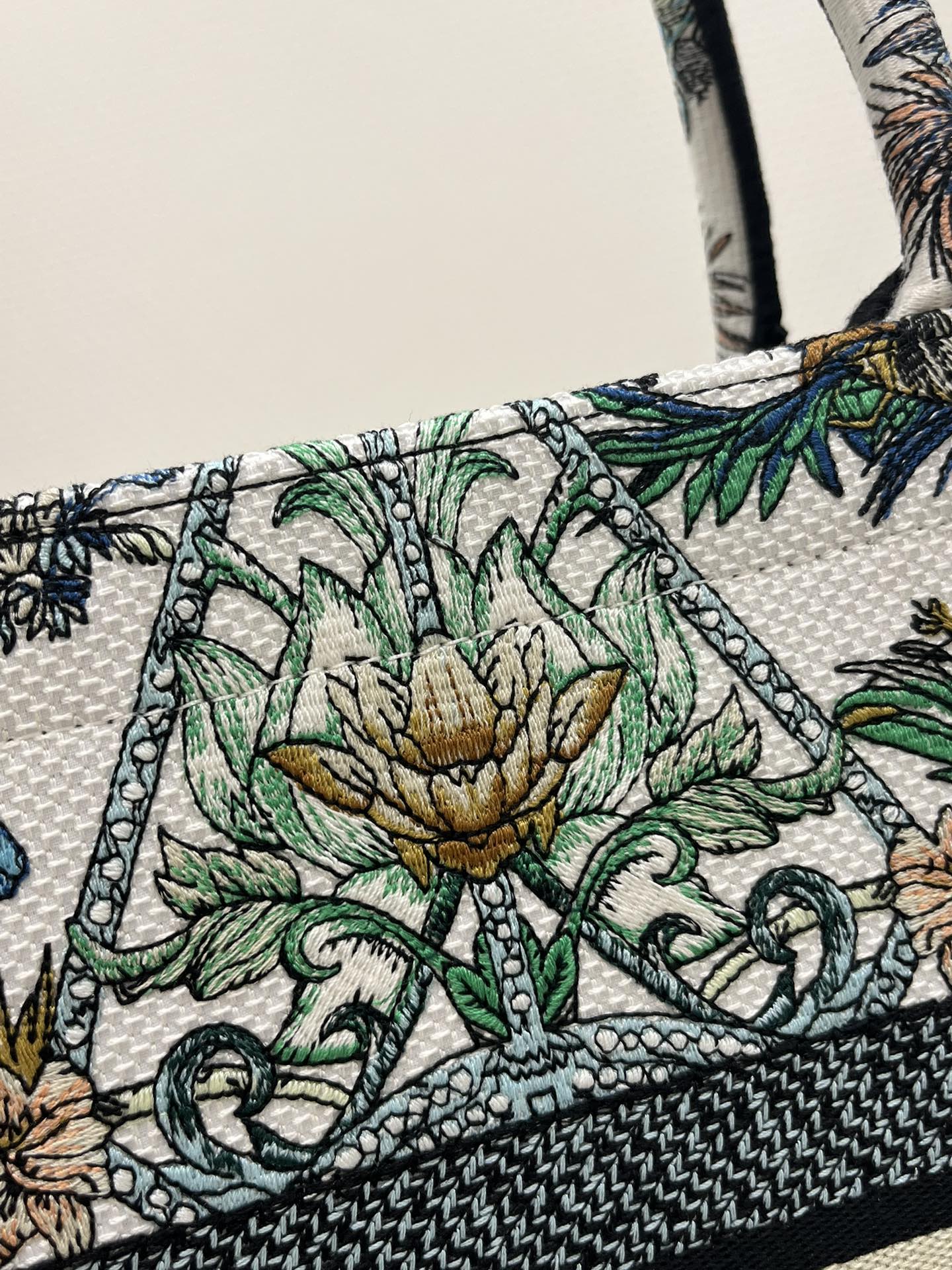 DIOR TOTE BAG