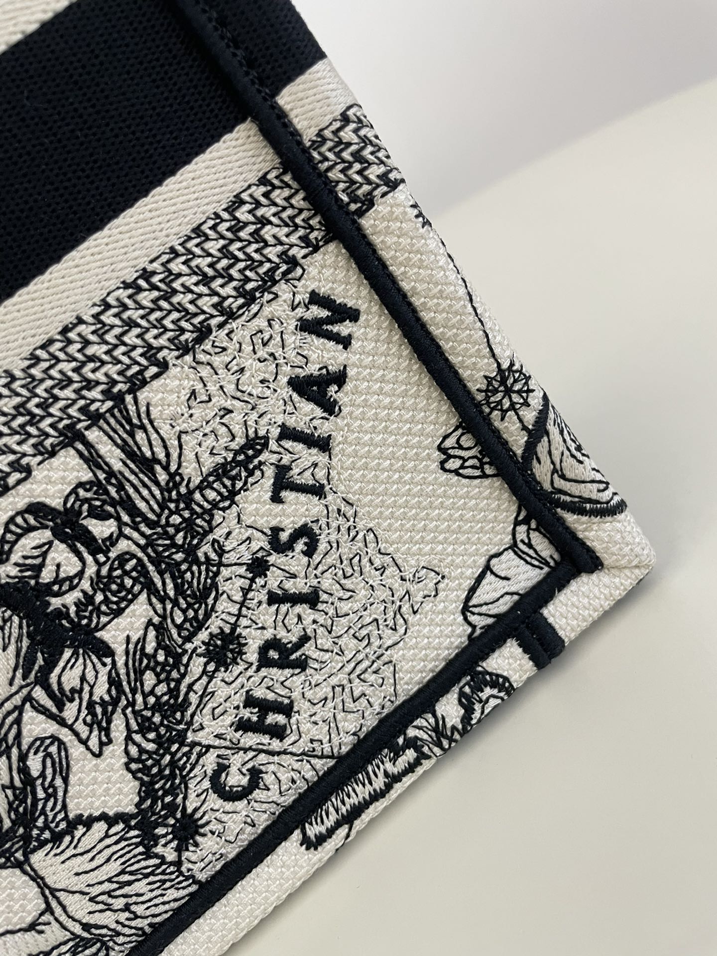DIOR TOTE BAG