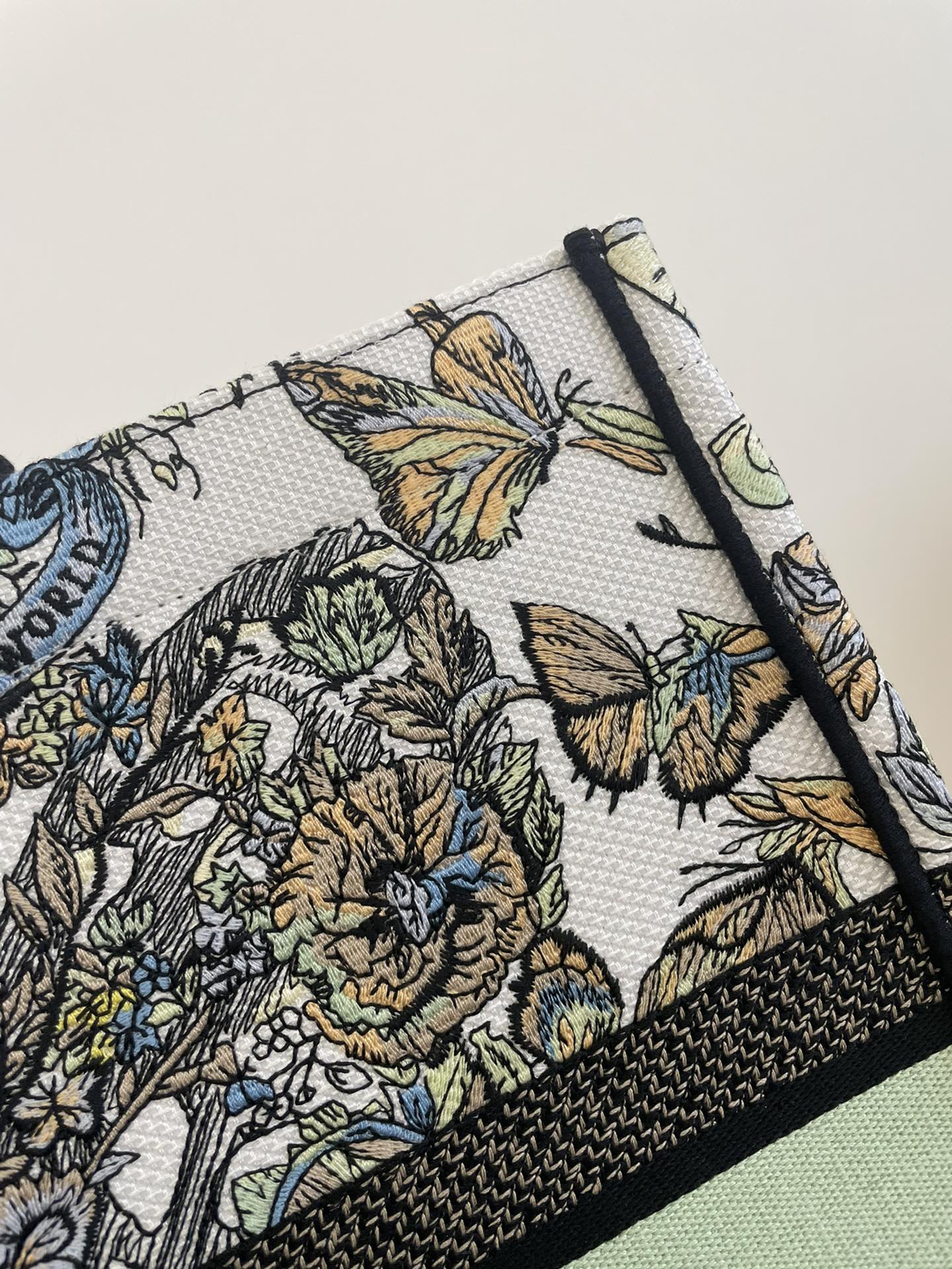 DIOR TOTE BAG