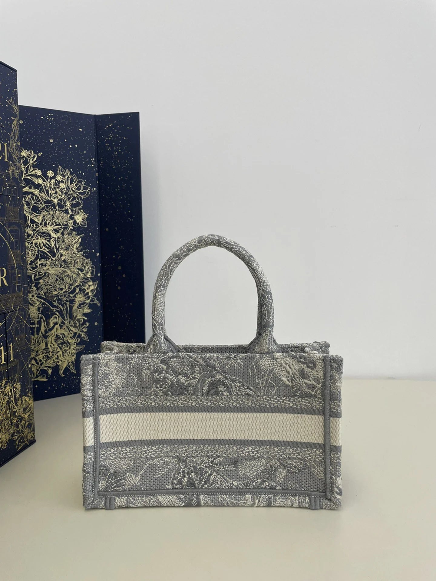 DIOR TOTE BAG
