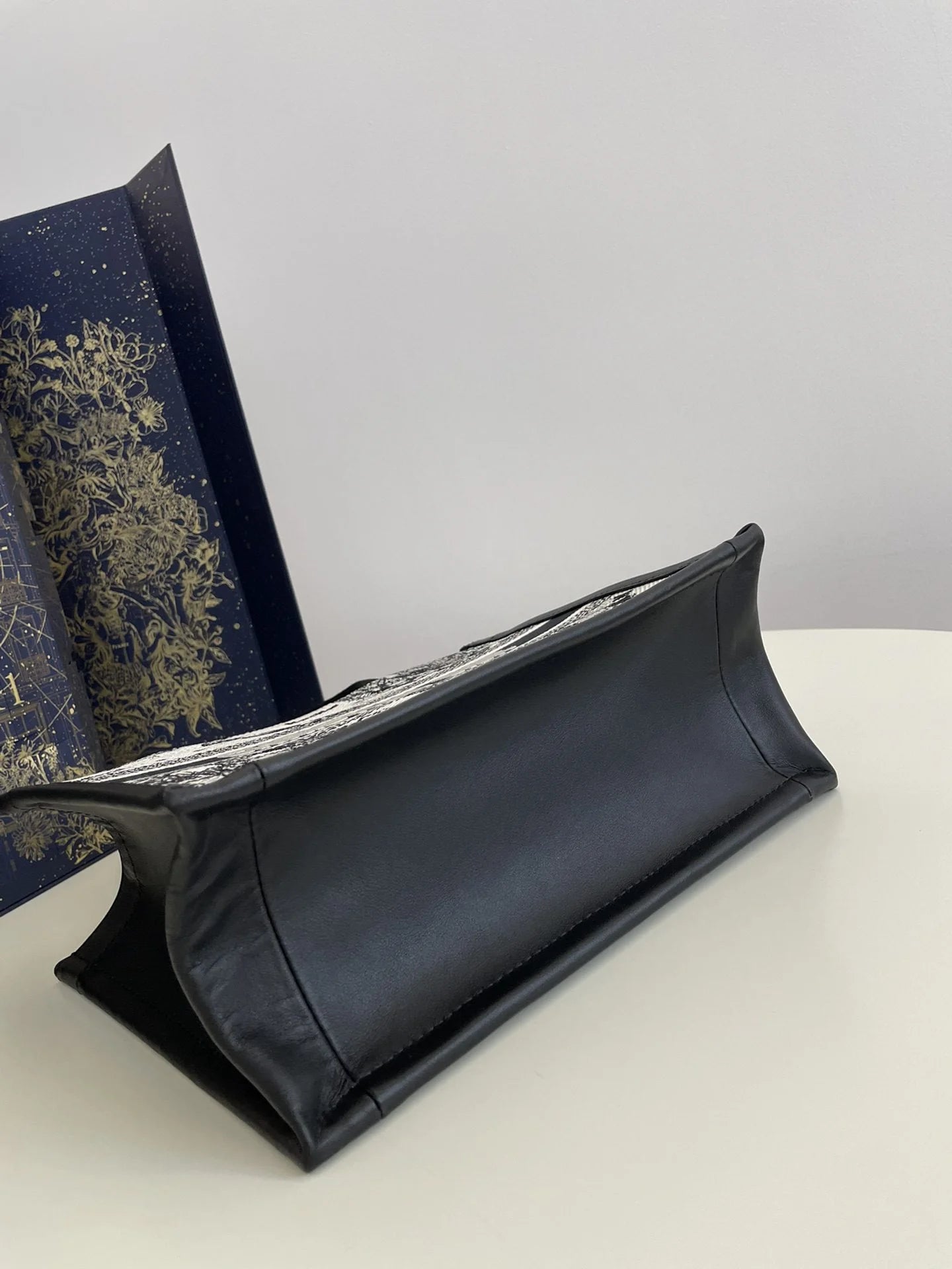 DIOR TOTE BAG