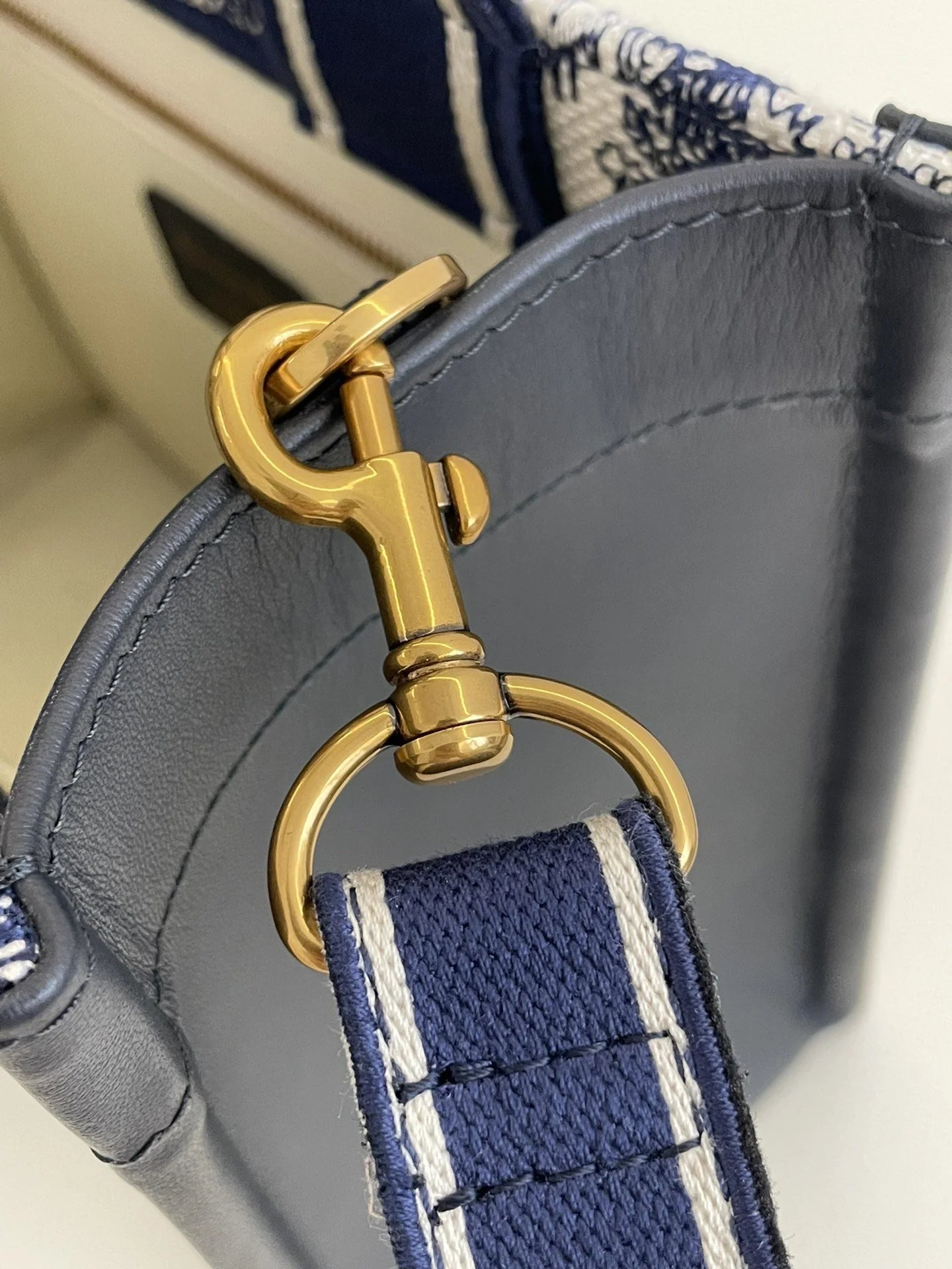 DIOR TOTE BAG