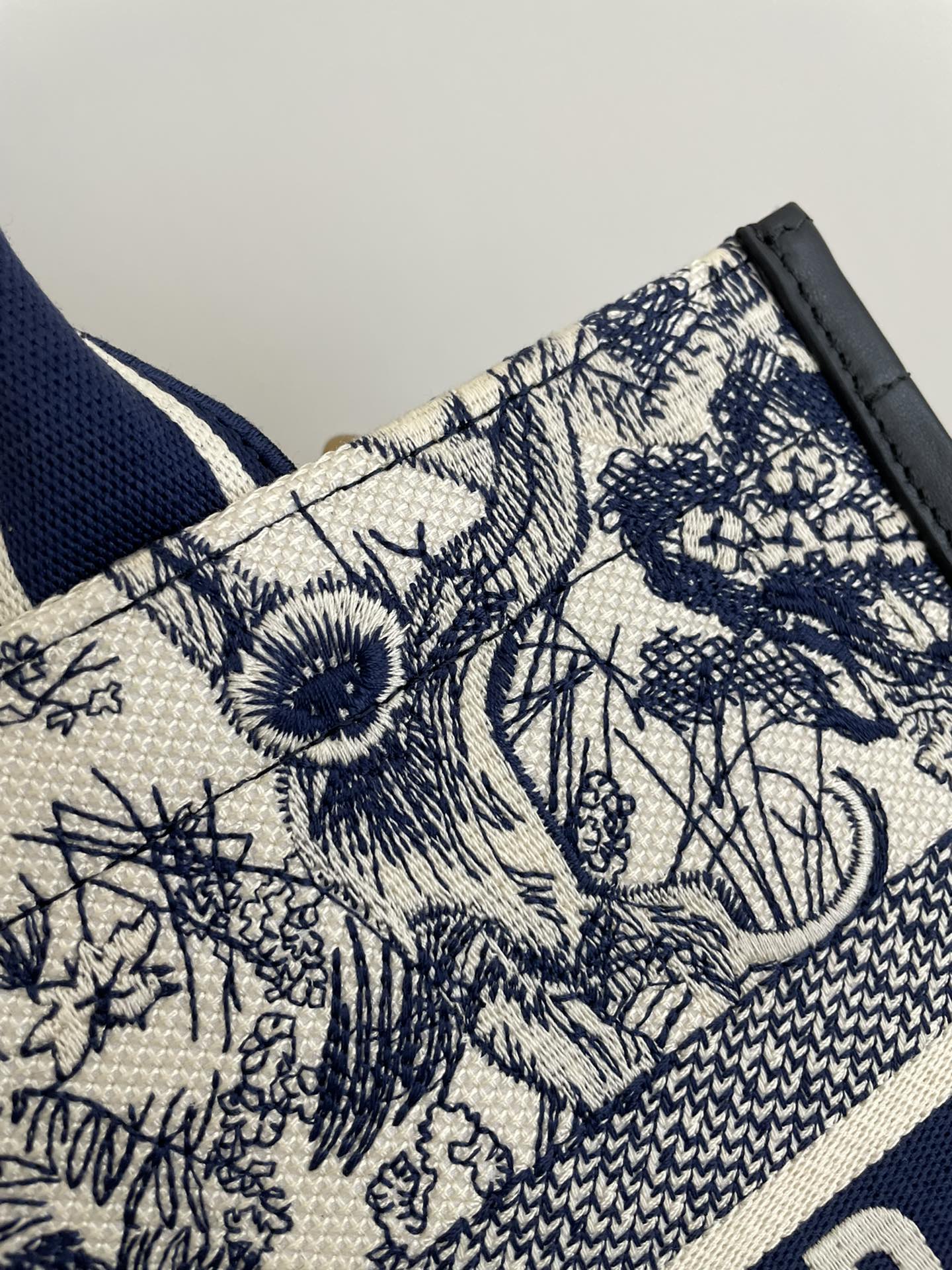 DIOR TOTE BAG