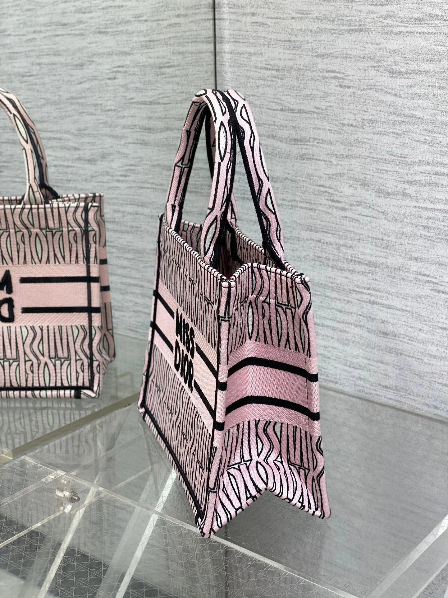 DIOR TOTE BAG