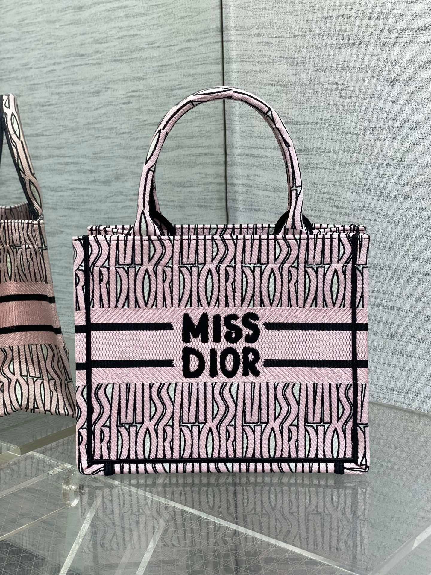 DIOR TOTE BAG