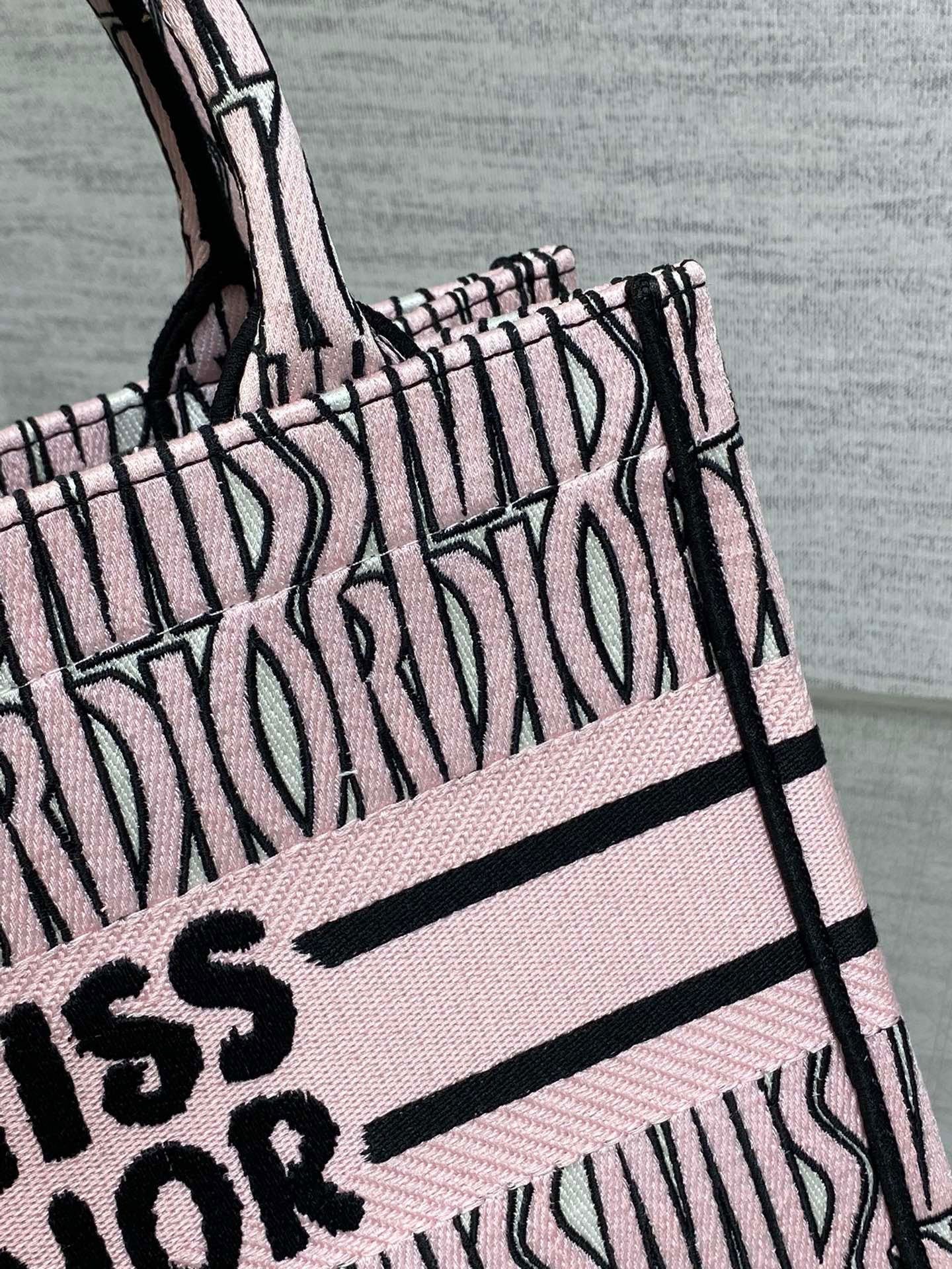 DIOR TOTE BAG