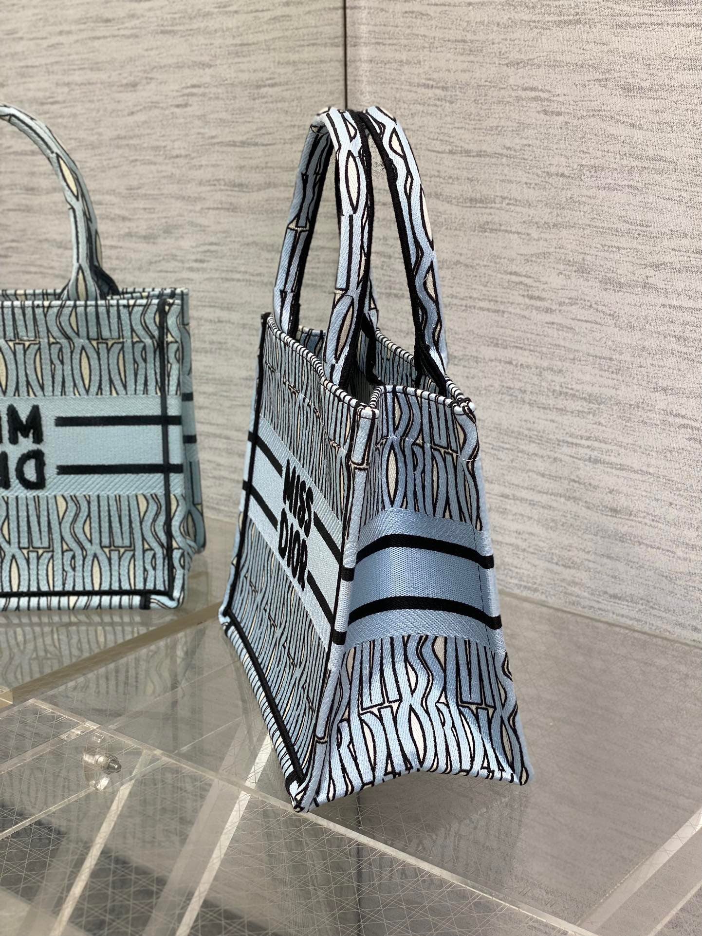 DIOR TOTE BAG