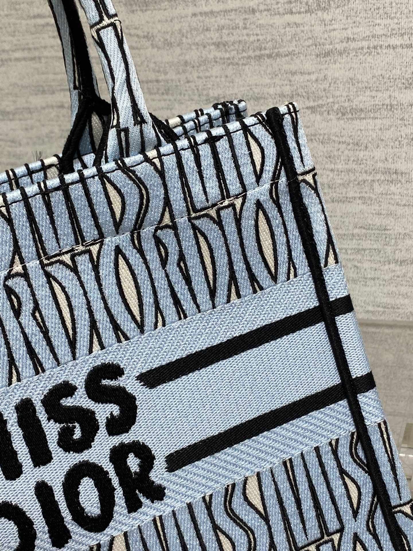DIOR TOTE BAG