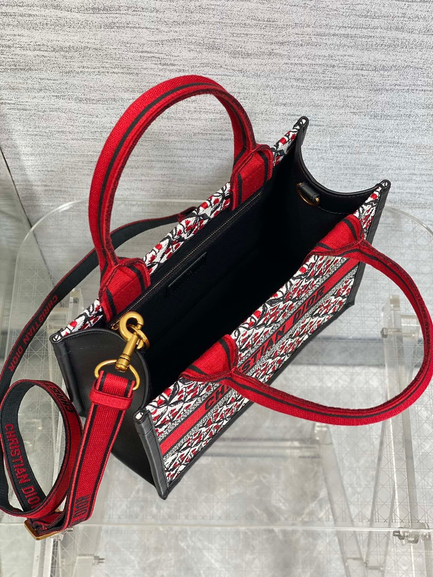 DIOR TOTE BAG