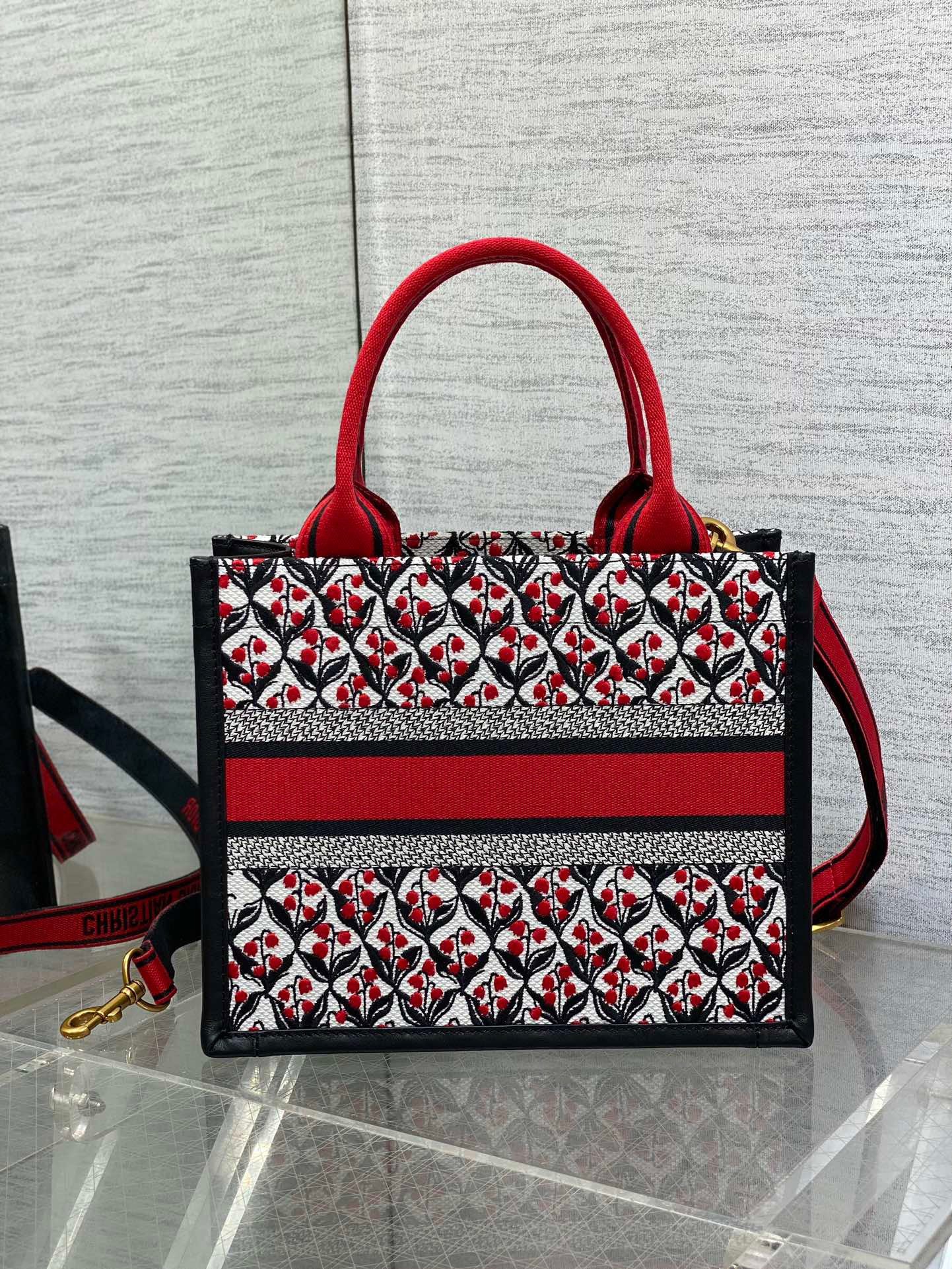 DIOR TOTE BAG