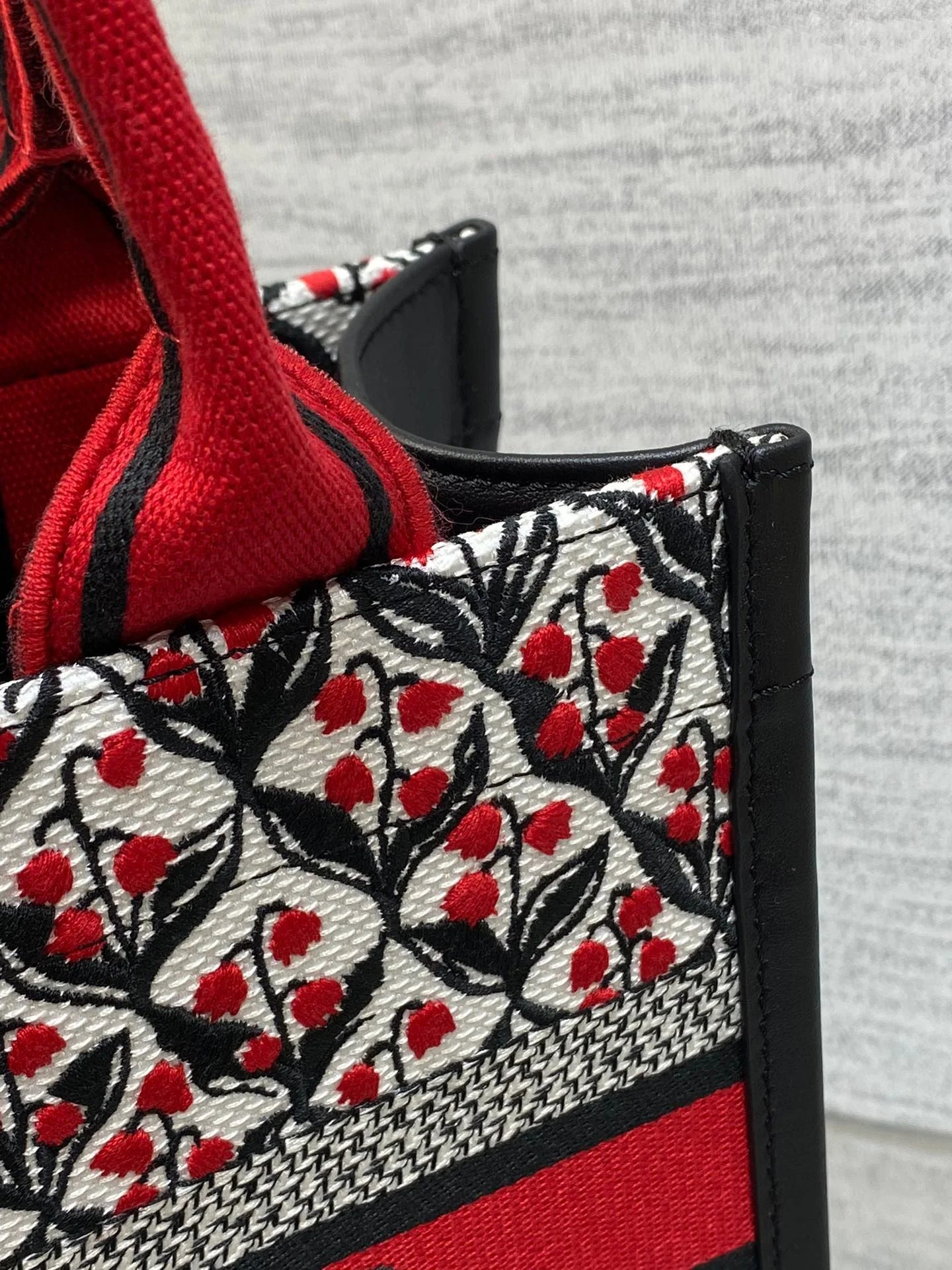 DIOR TOTE BAG
