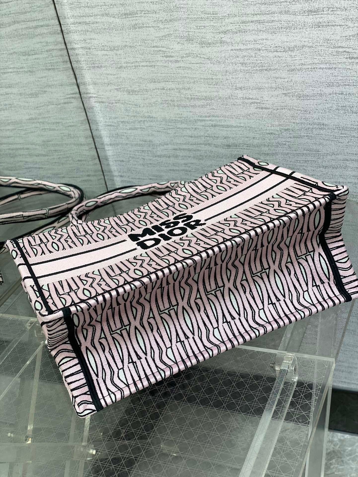 DIOR TOTE BAG