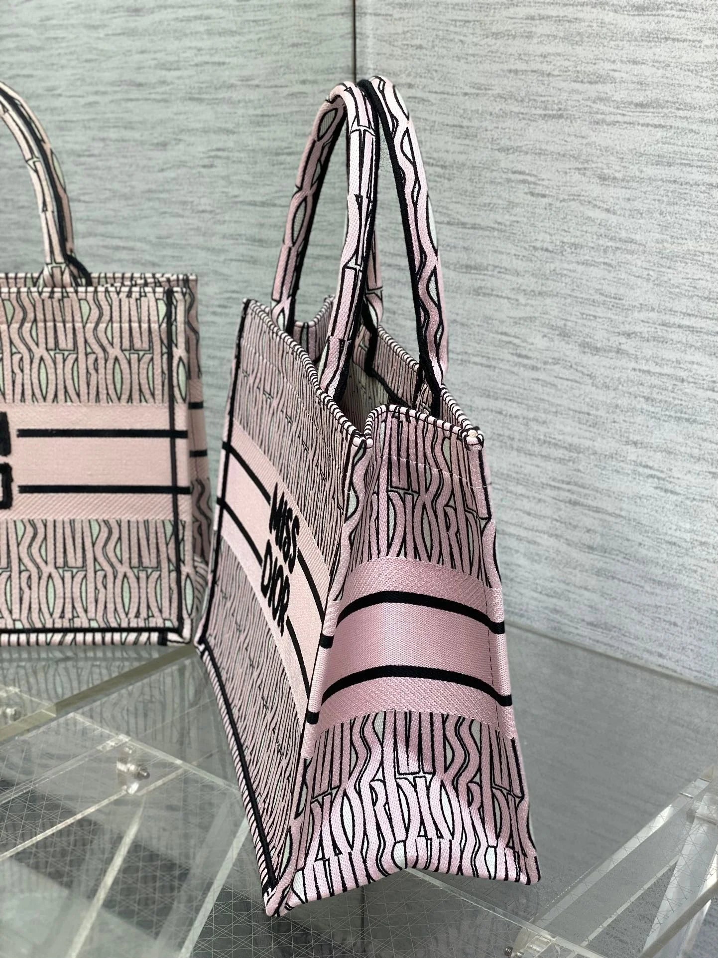 DIOR TOTE BAG