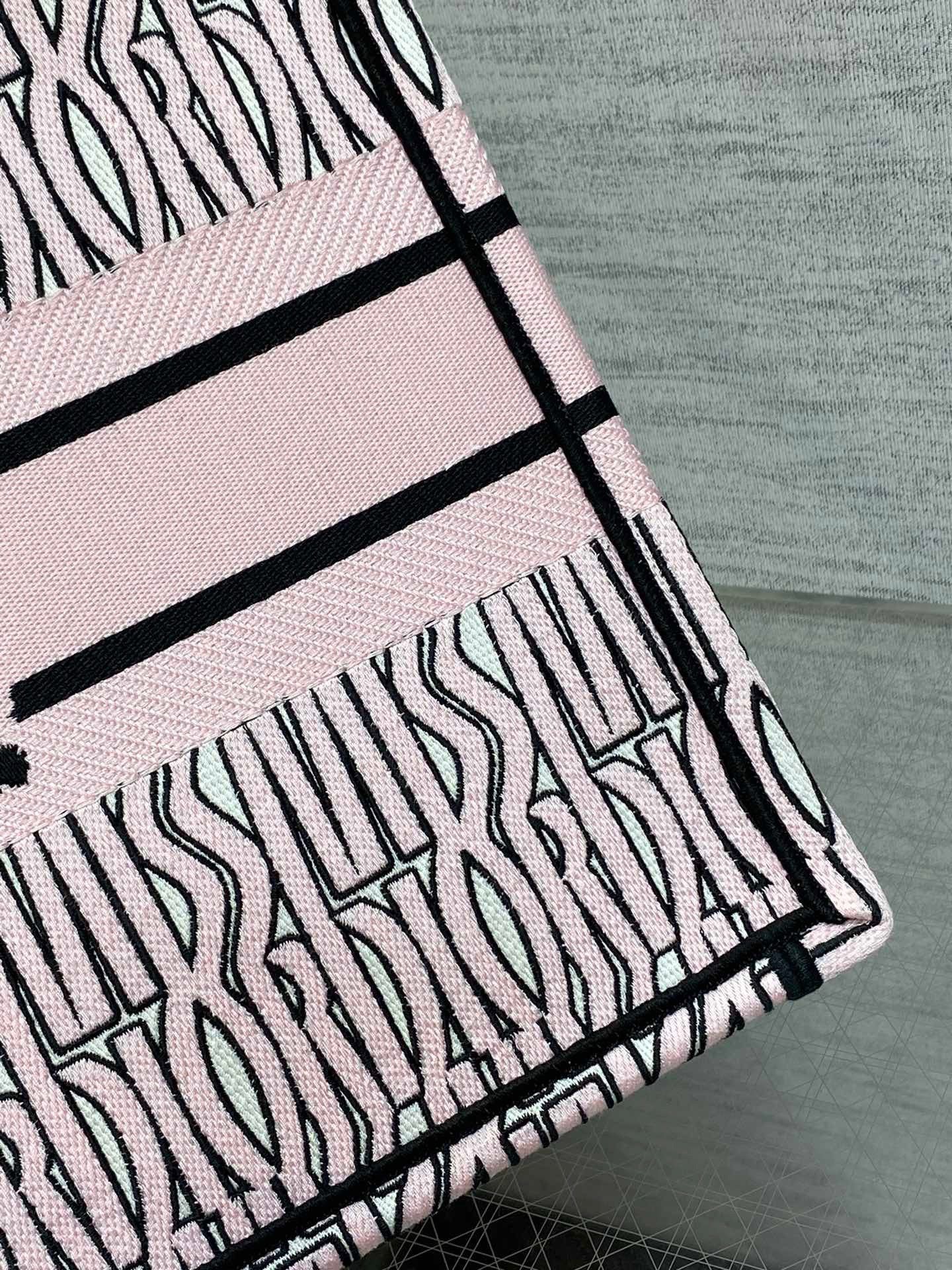 DIOR TOTE BAG