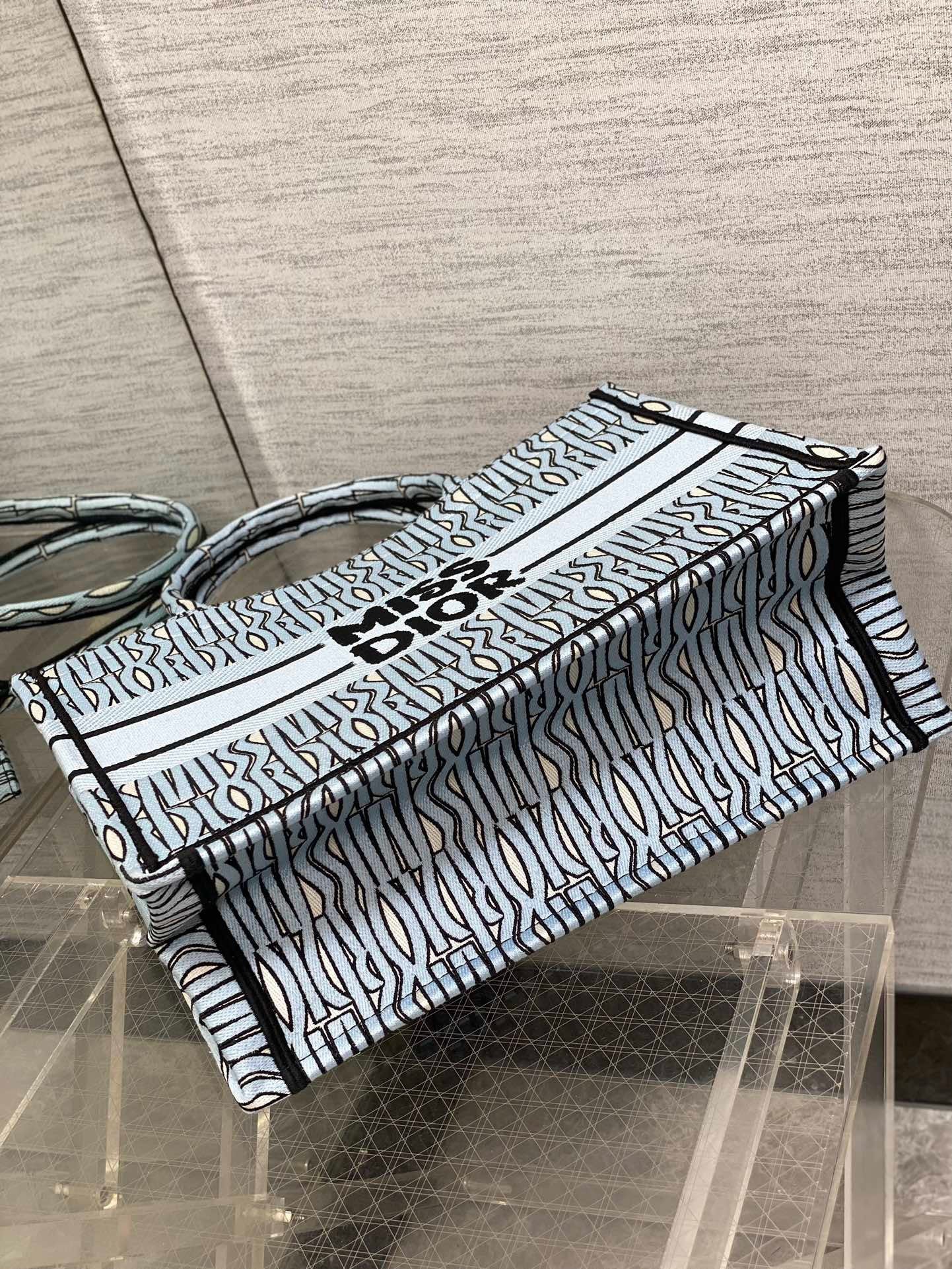 DIOR TOTE BAG