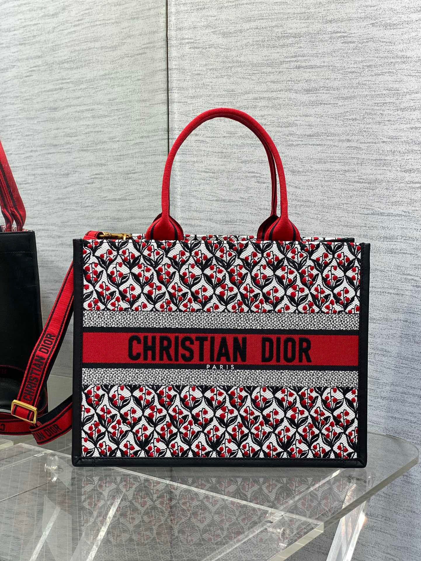 DIOR TOTE BAG
