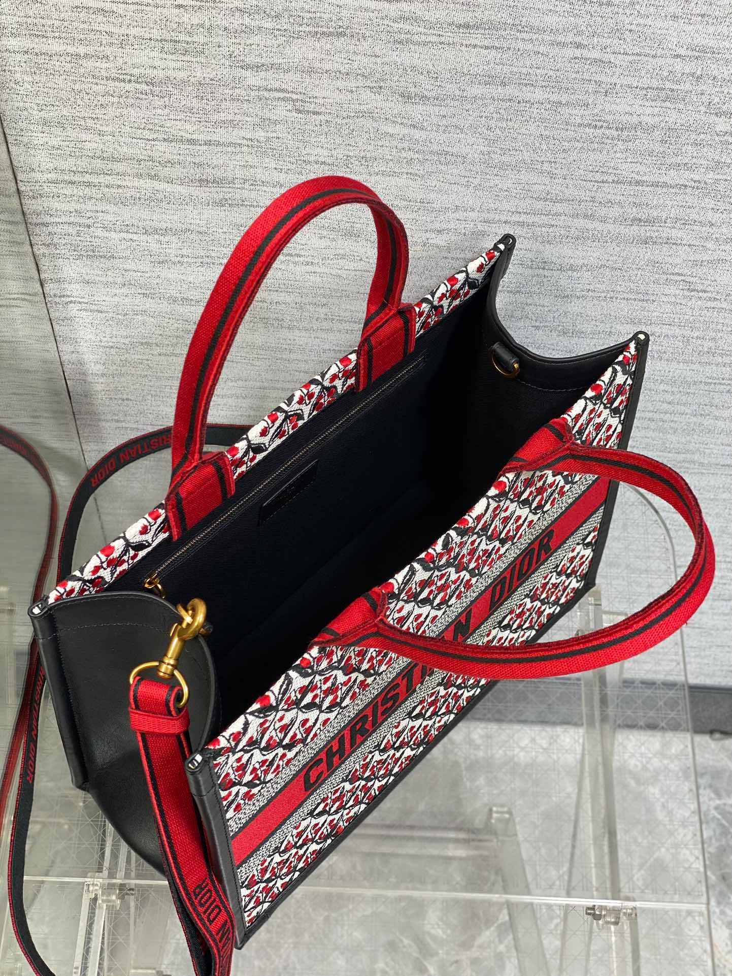 DIOR TOTE BAG