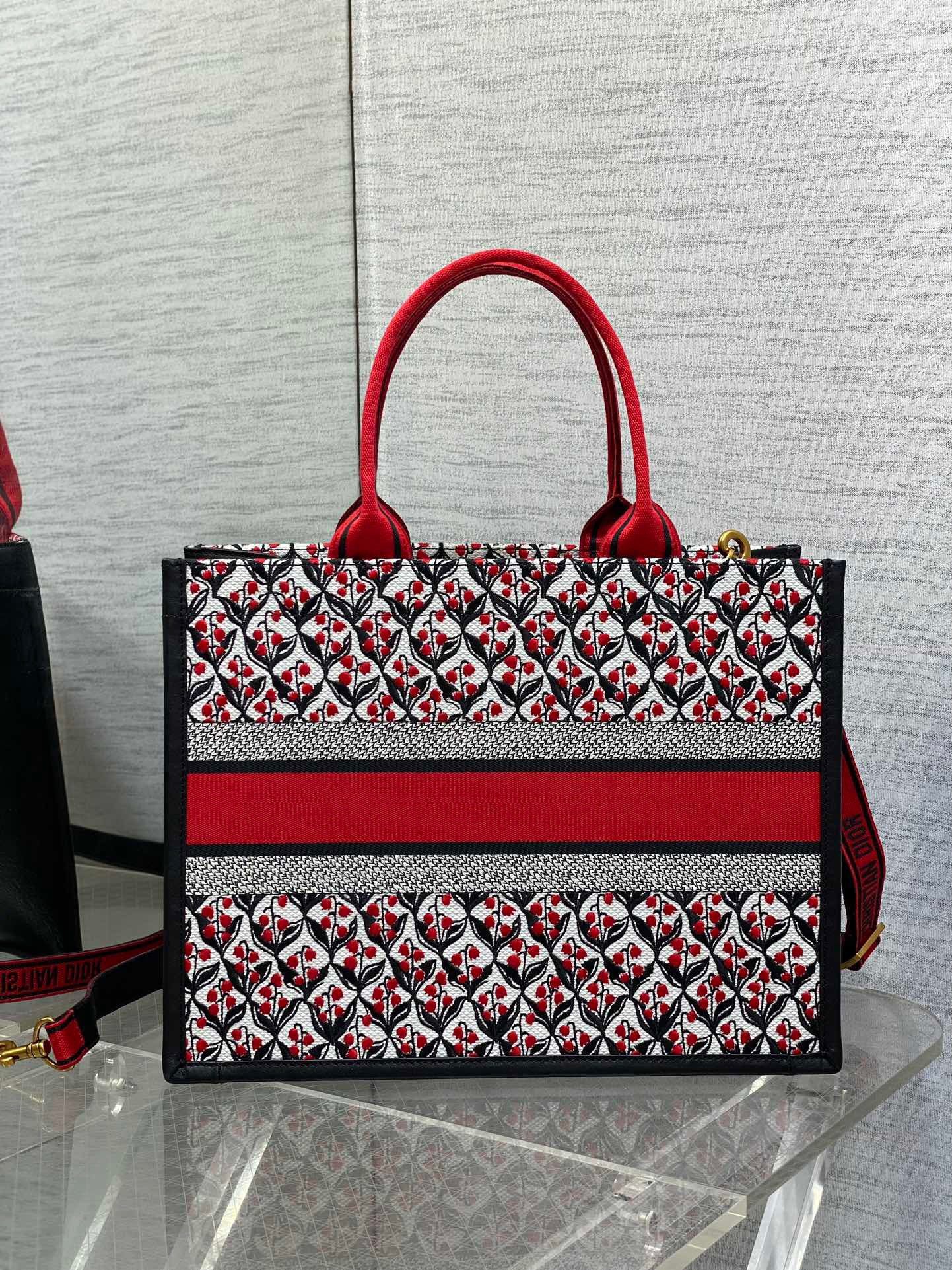 DIOR TOTE BAG