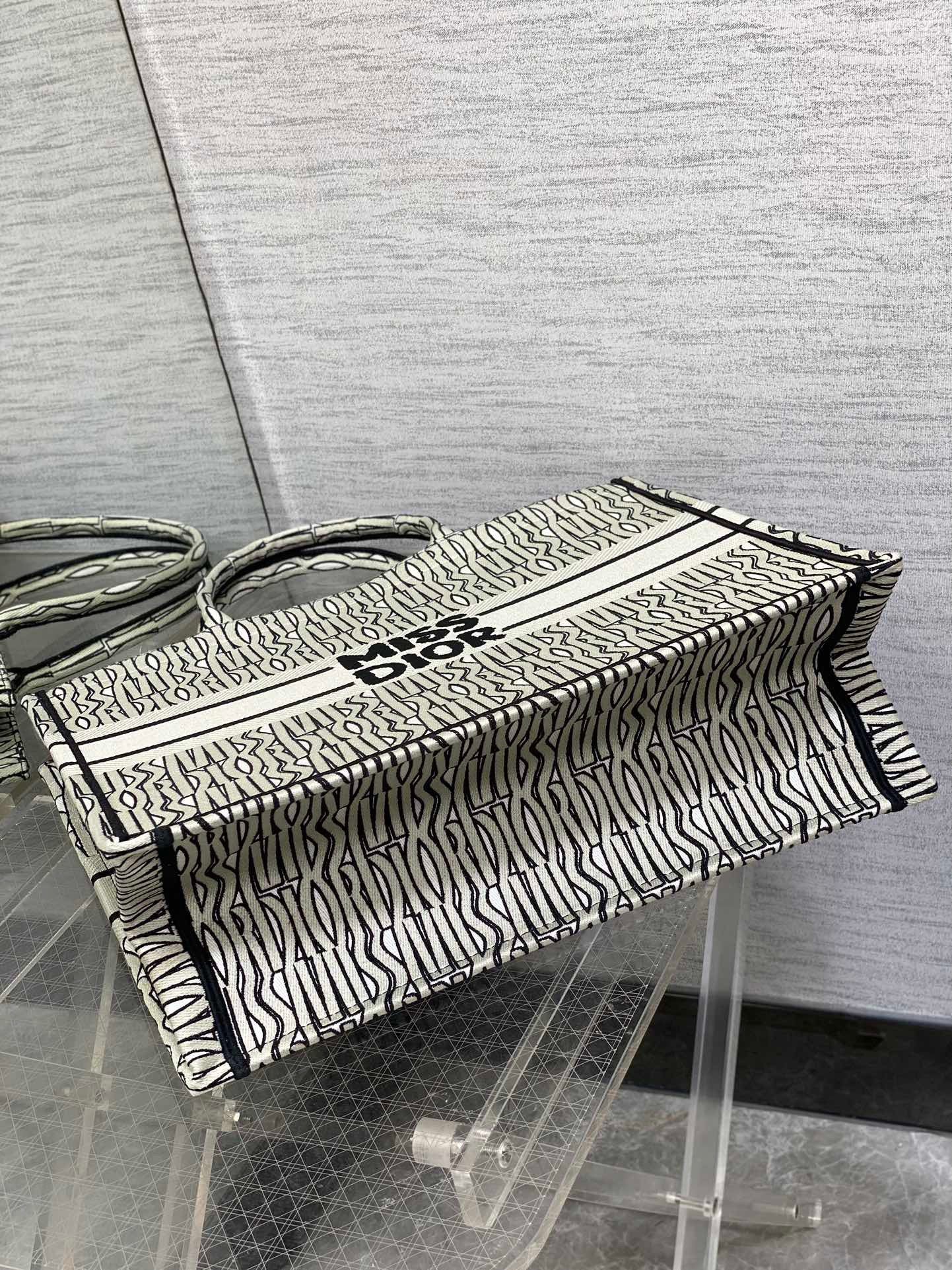 DIOR TOTE BAG