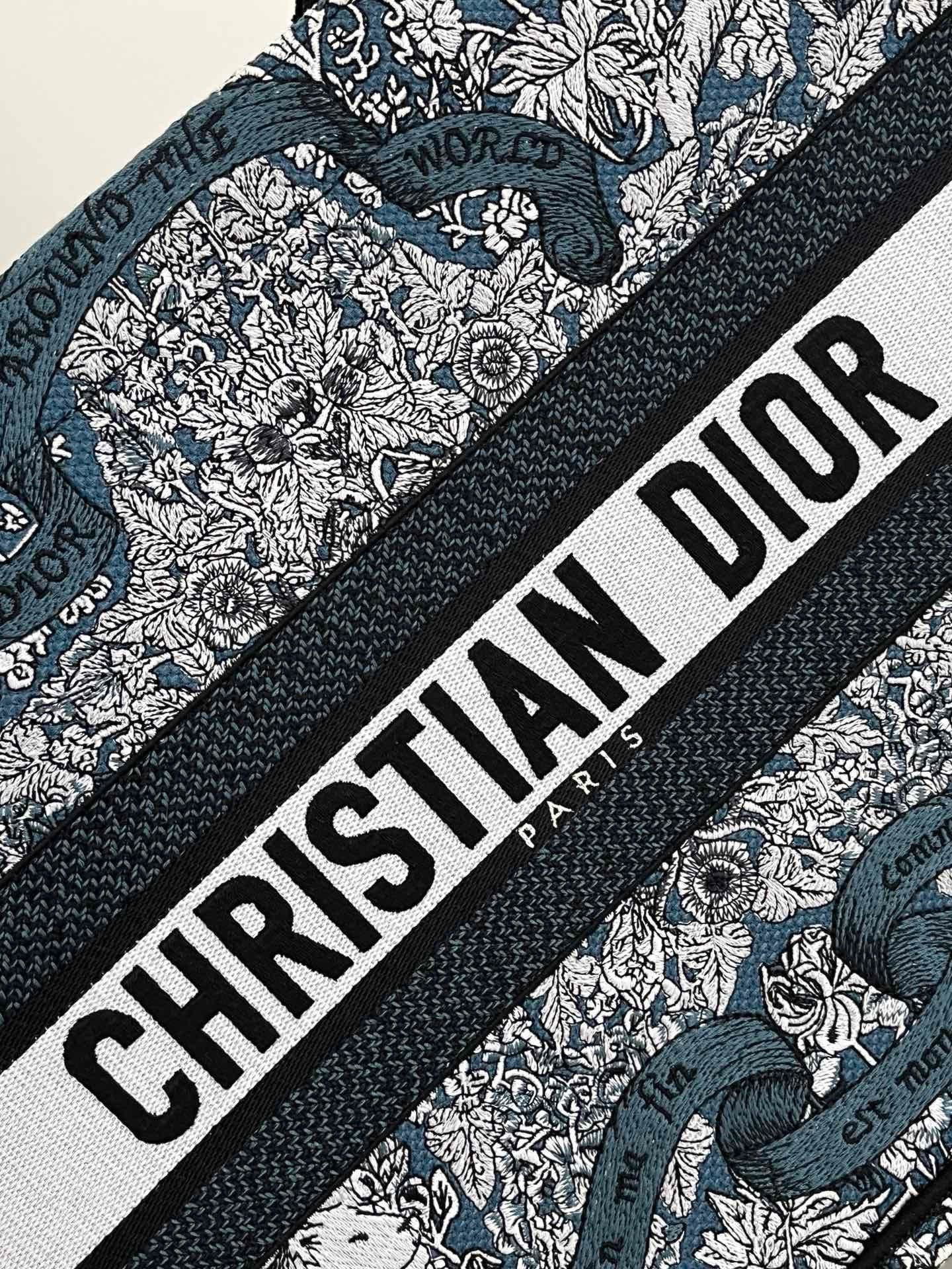 DIOR TOTE BAG