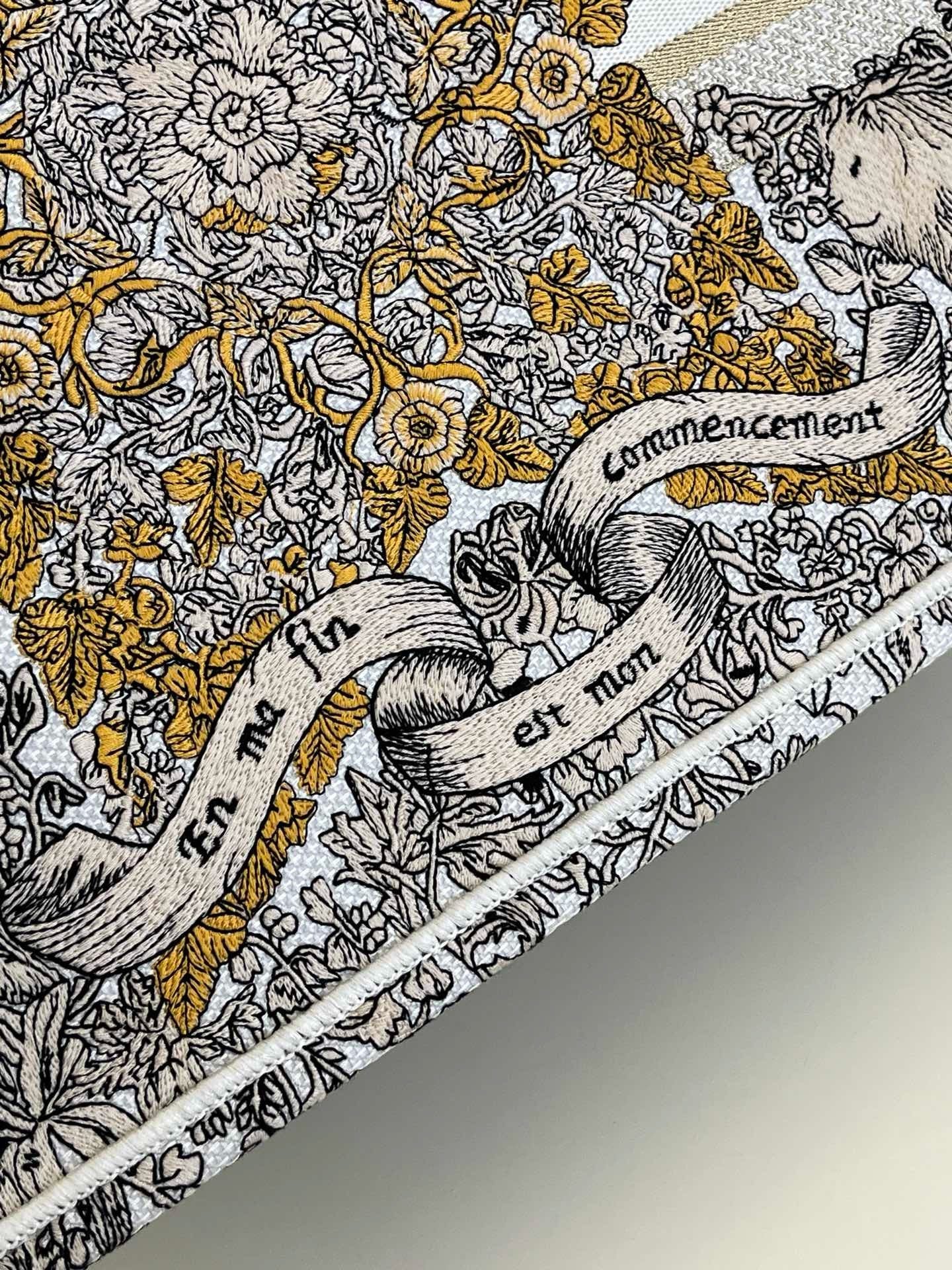 DIOR TOTE BAG