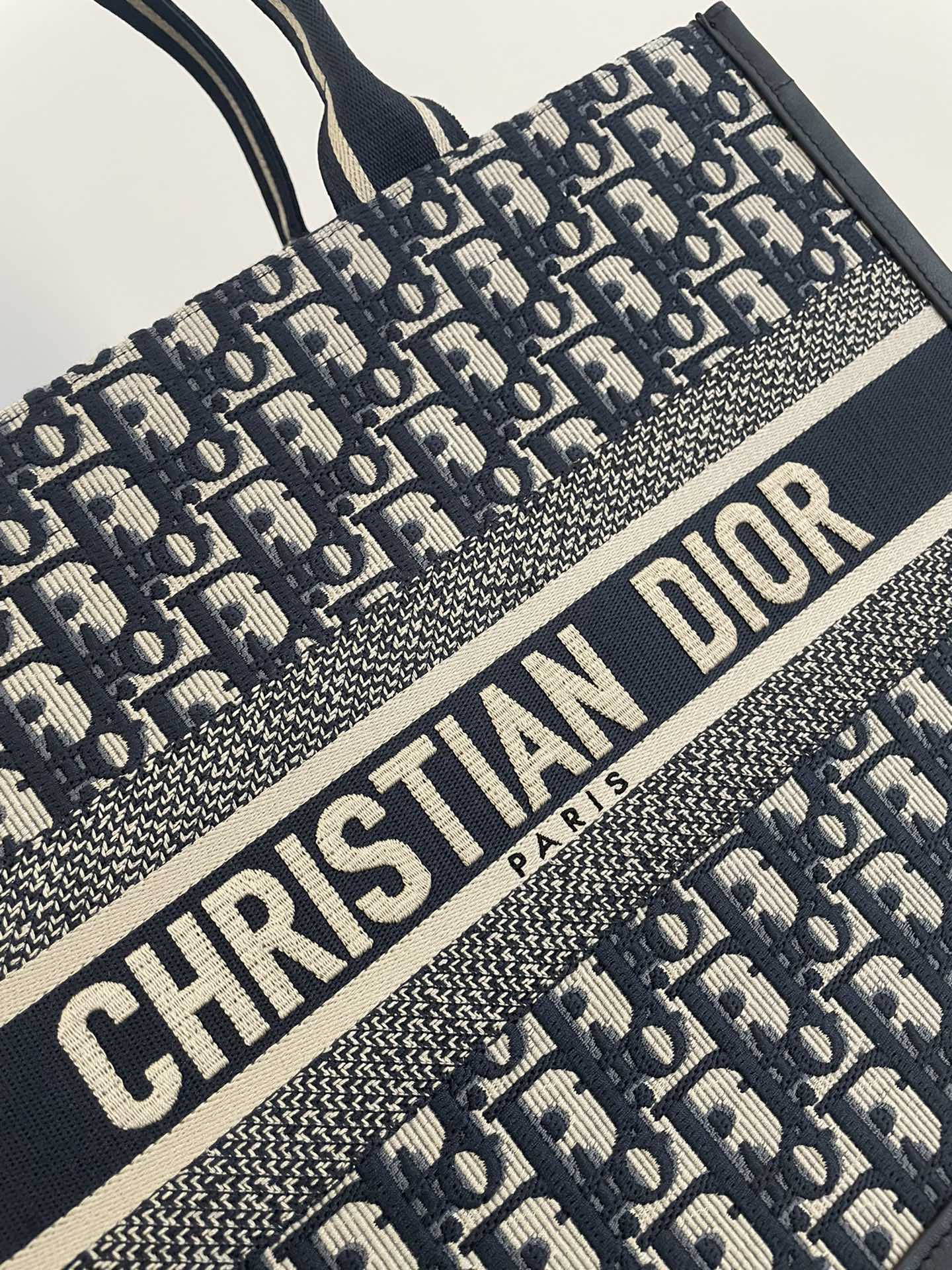 DIOR TOTE BAG