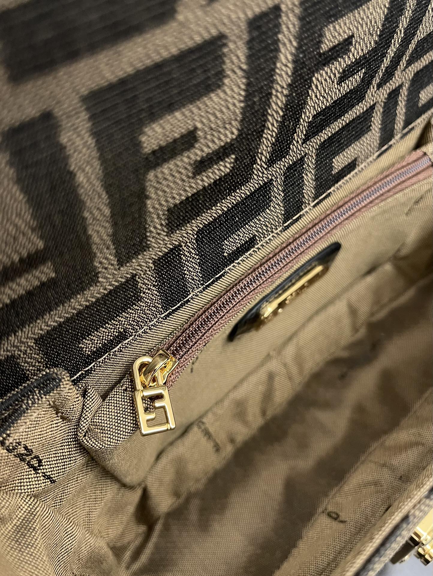 FENDI BAG
